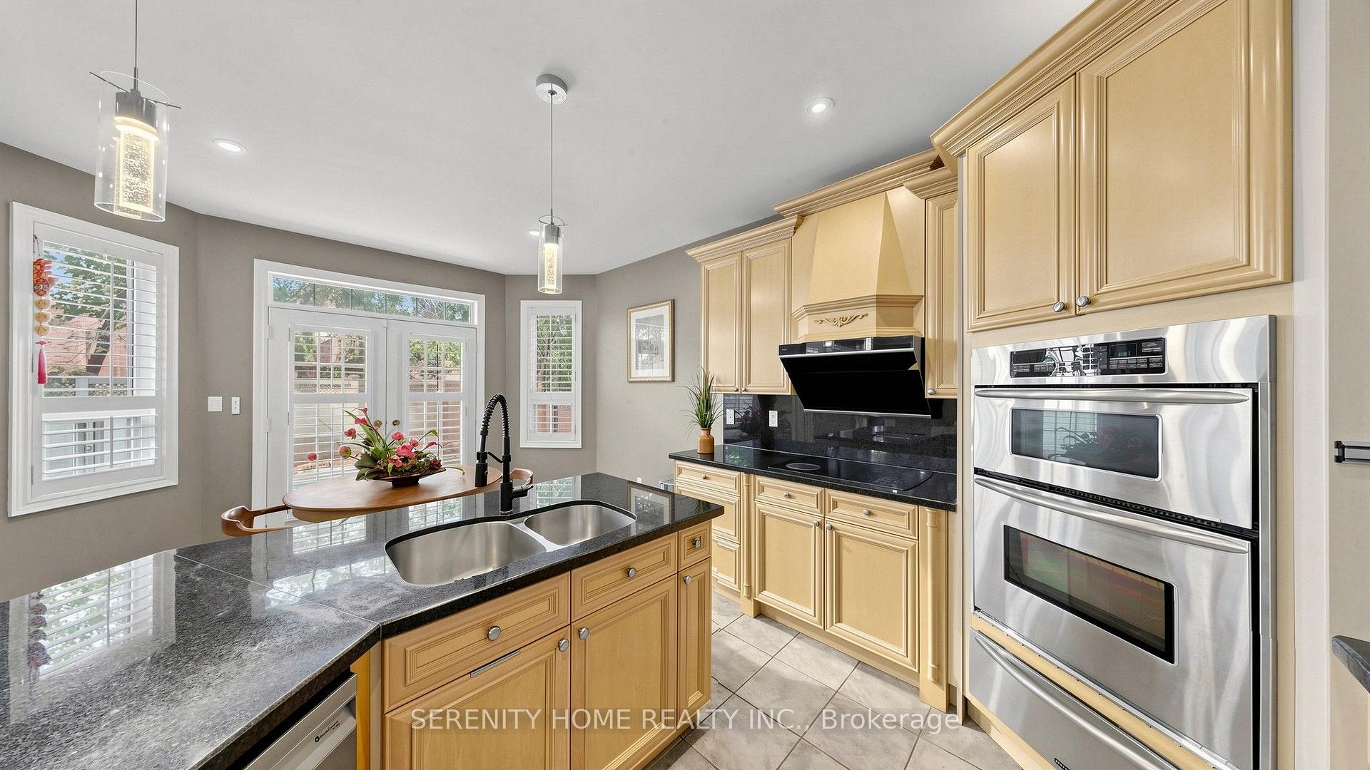 Photo 17 of 2269 Woodcrest Drive, Oakville, Westmount — HOMEH