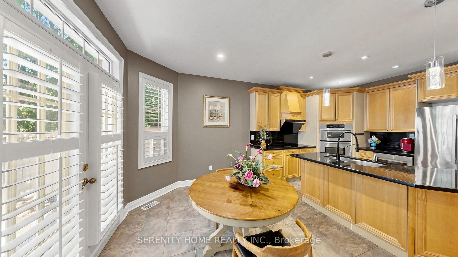 Photo 18 of 2269 Woodcrest Drive, Oakville, Westmount — HOMEH