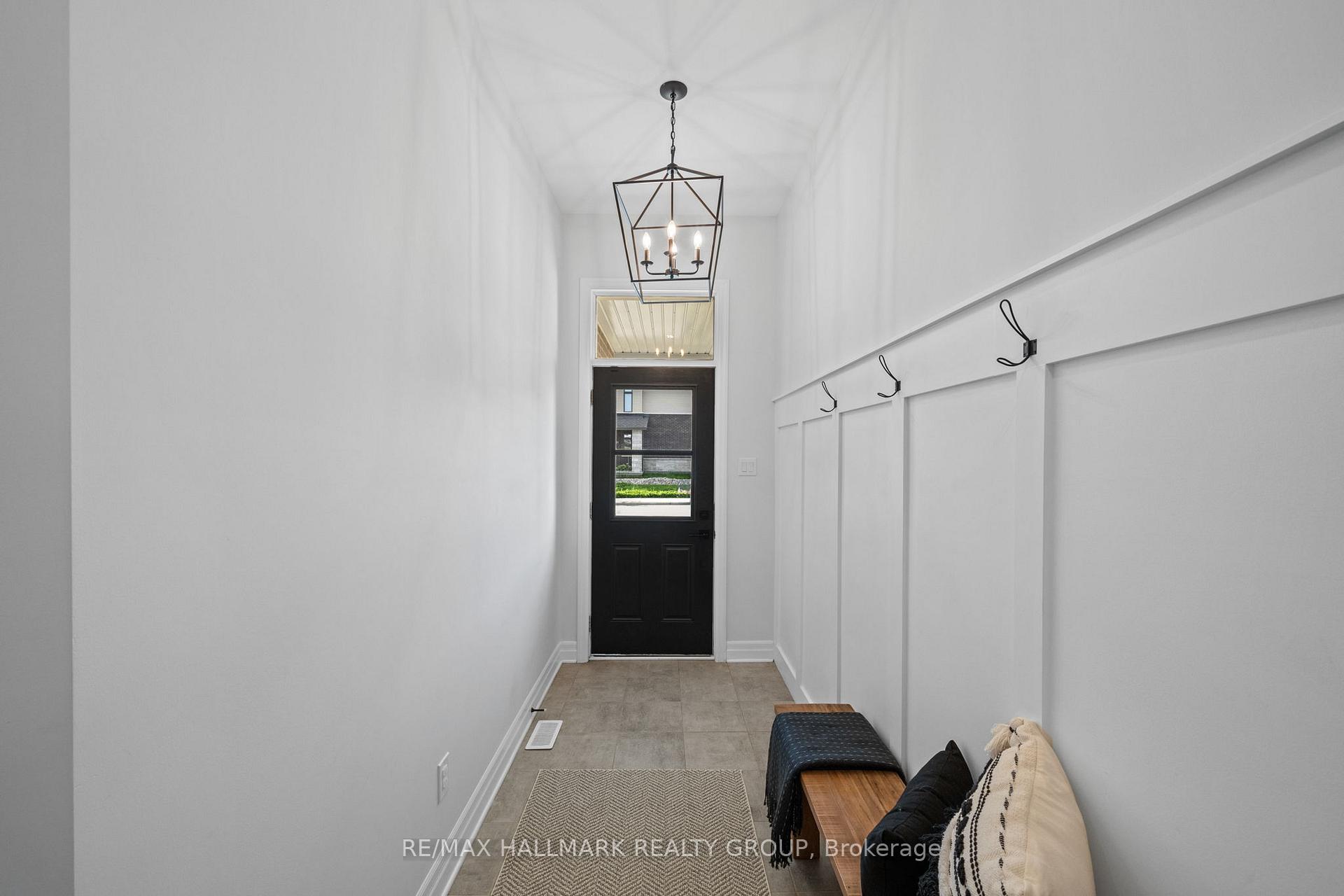 Photo 4 of 917 Atrium Ridge, Ottawa, Riverside South/Gloucester Glen — HOMEH