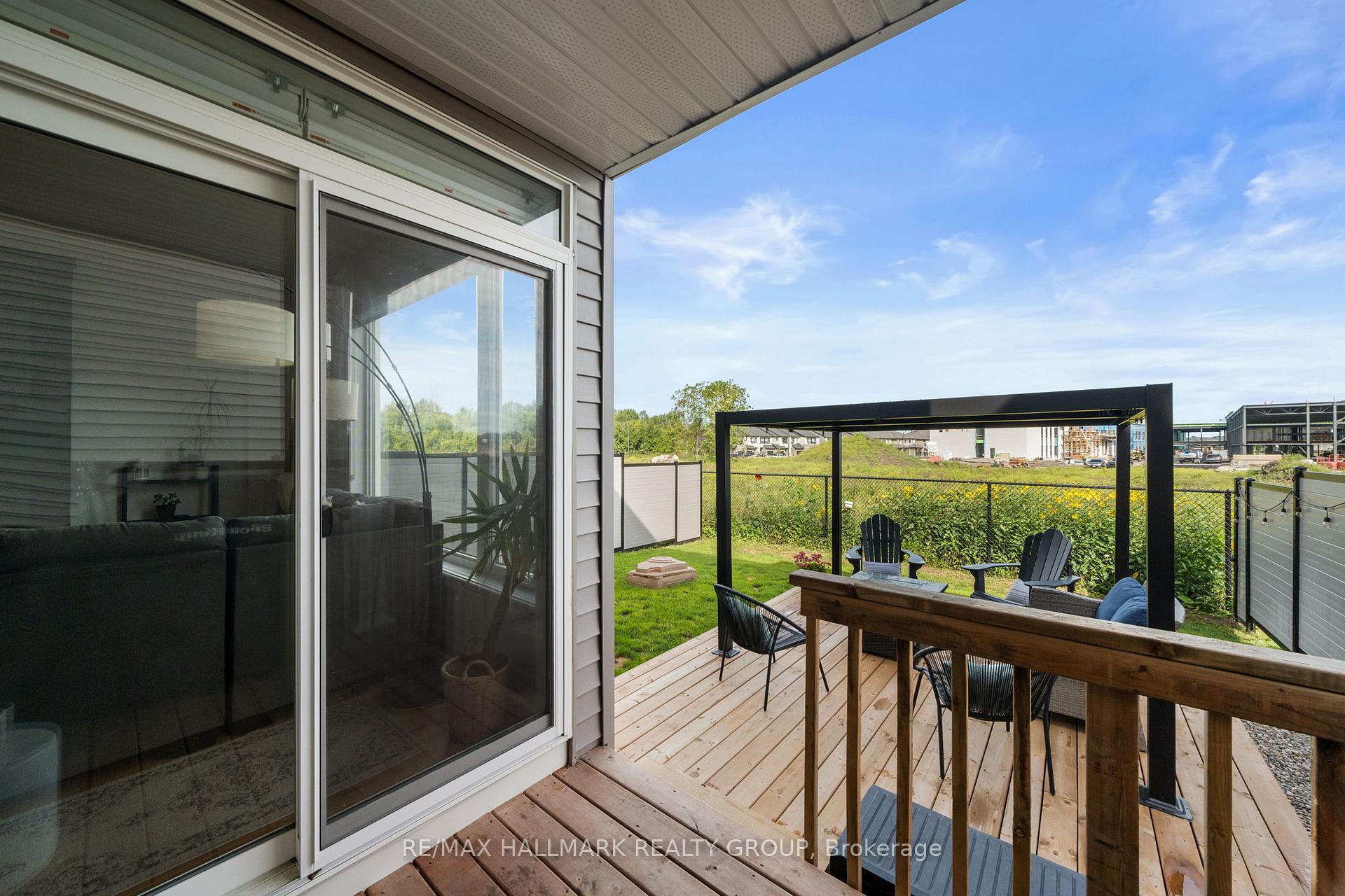 Photo 38 of 917 Atrium Ridge, Ottawa, Riverside South/Gloucester Glen — HOMEH