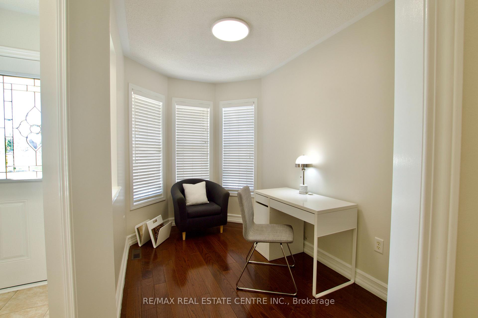 Photo 11 of 3 Chudleigh Avenue, Brampton, Credit Valley — HOMEH