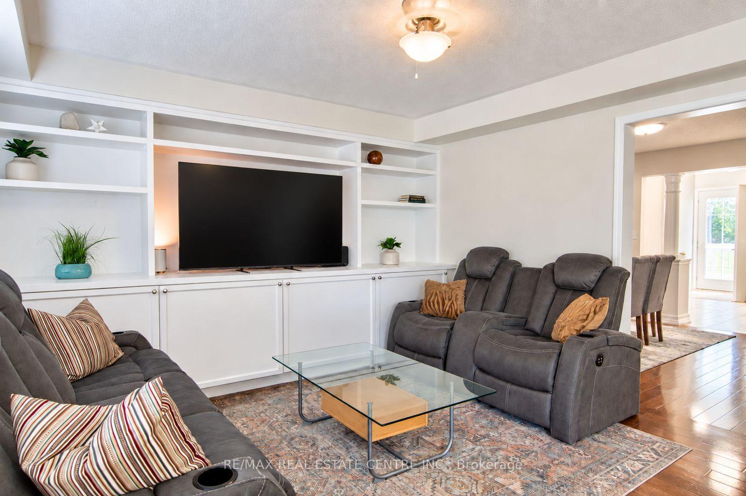 Photo 6 of 3 Chudleigh Avenue, Brampton, Credit Valley — HOMEH