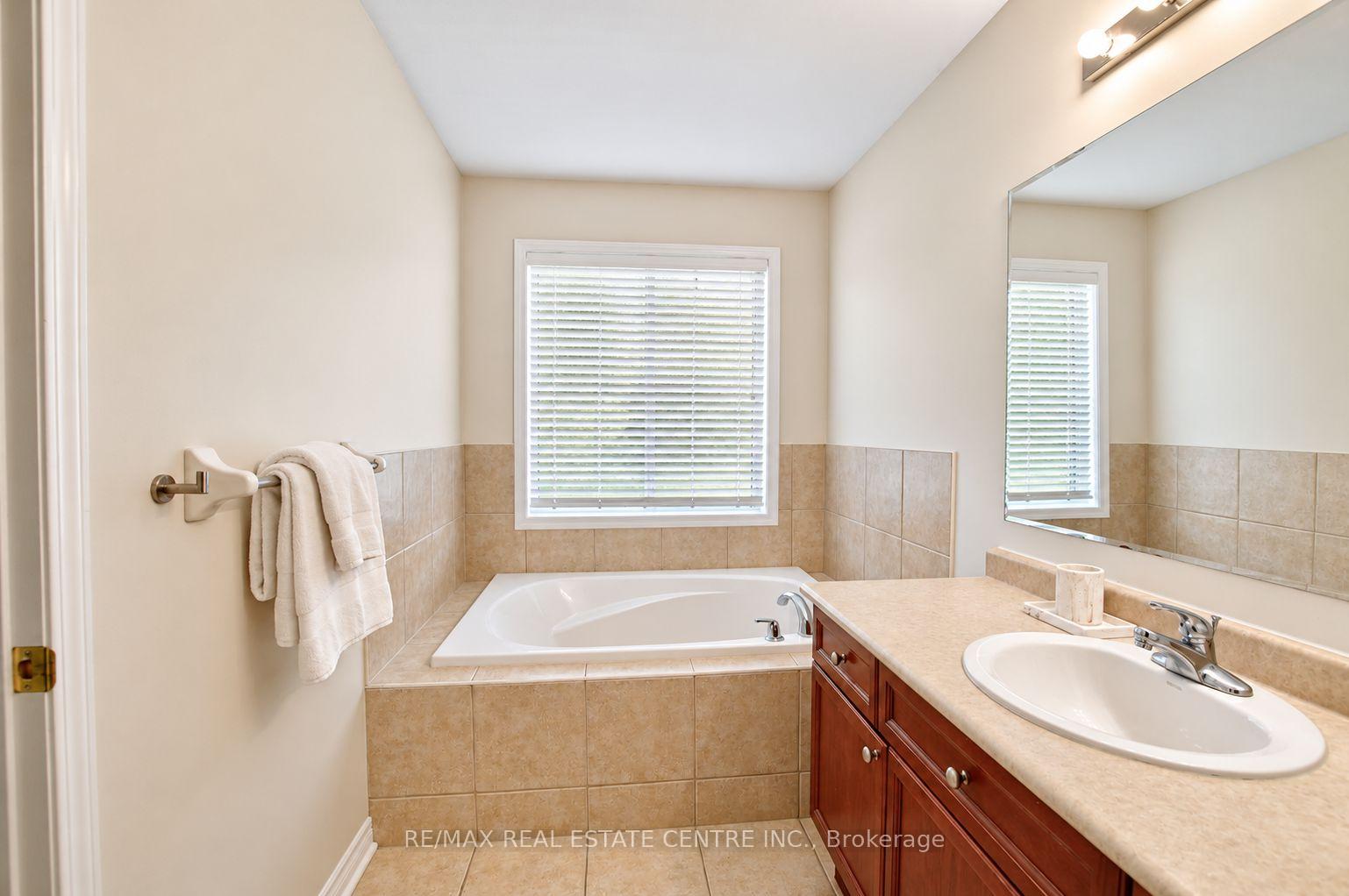 Photo 38 of 3 Chudleigh Avenue, Brampton, Credit Valley — HOMEH
