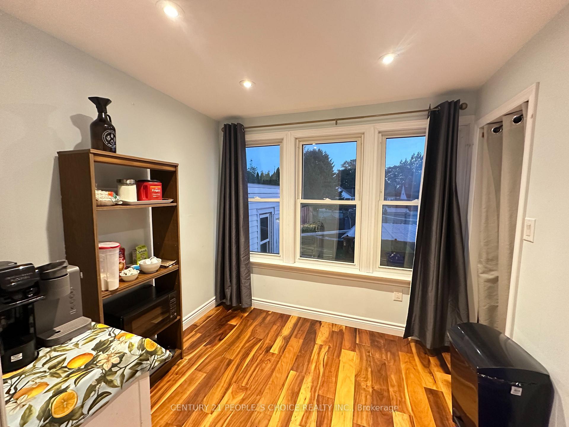 Photo 13 of 6510 Barker Street, Niagara Falls, Dorchester — HOMEH