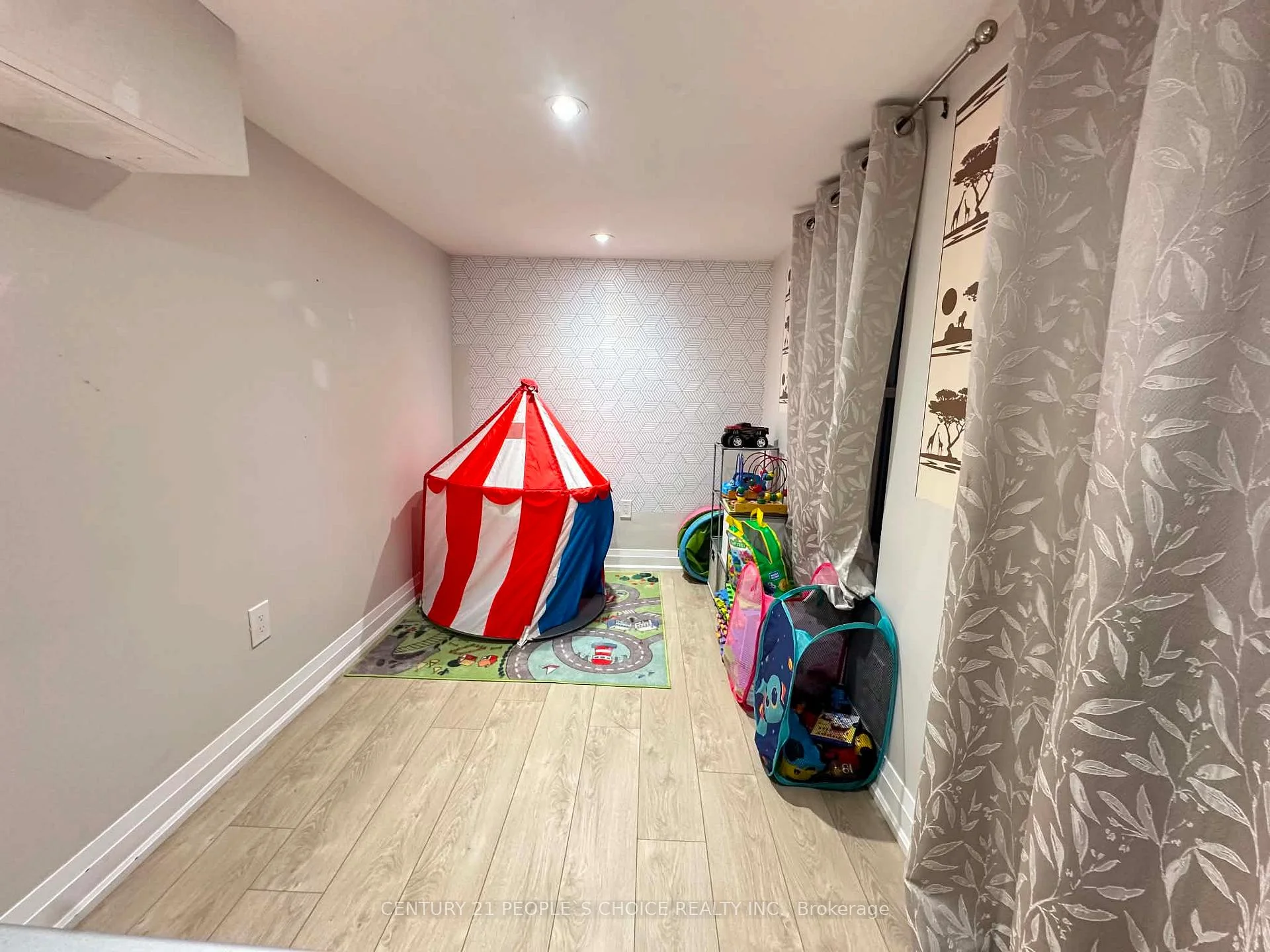 Photo 39 of 6510 Barker Street, Niagara Falls, Dorchester — HOMEH