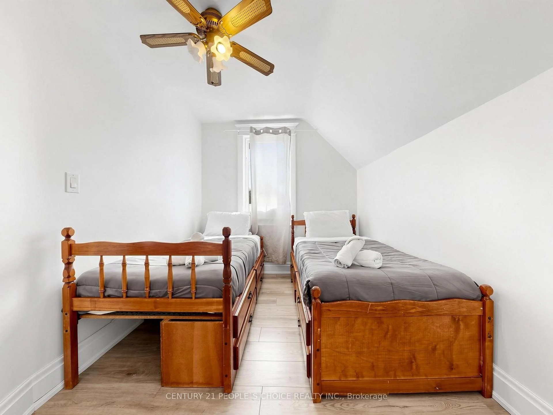 Photo 48 of 6510 Barker Street, Niagara Falls, Dorchester — HOMEH
