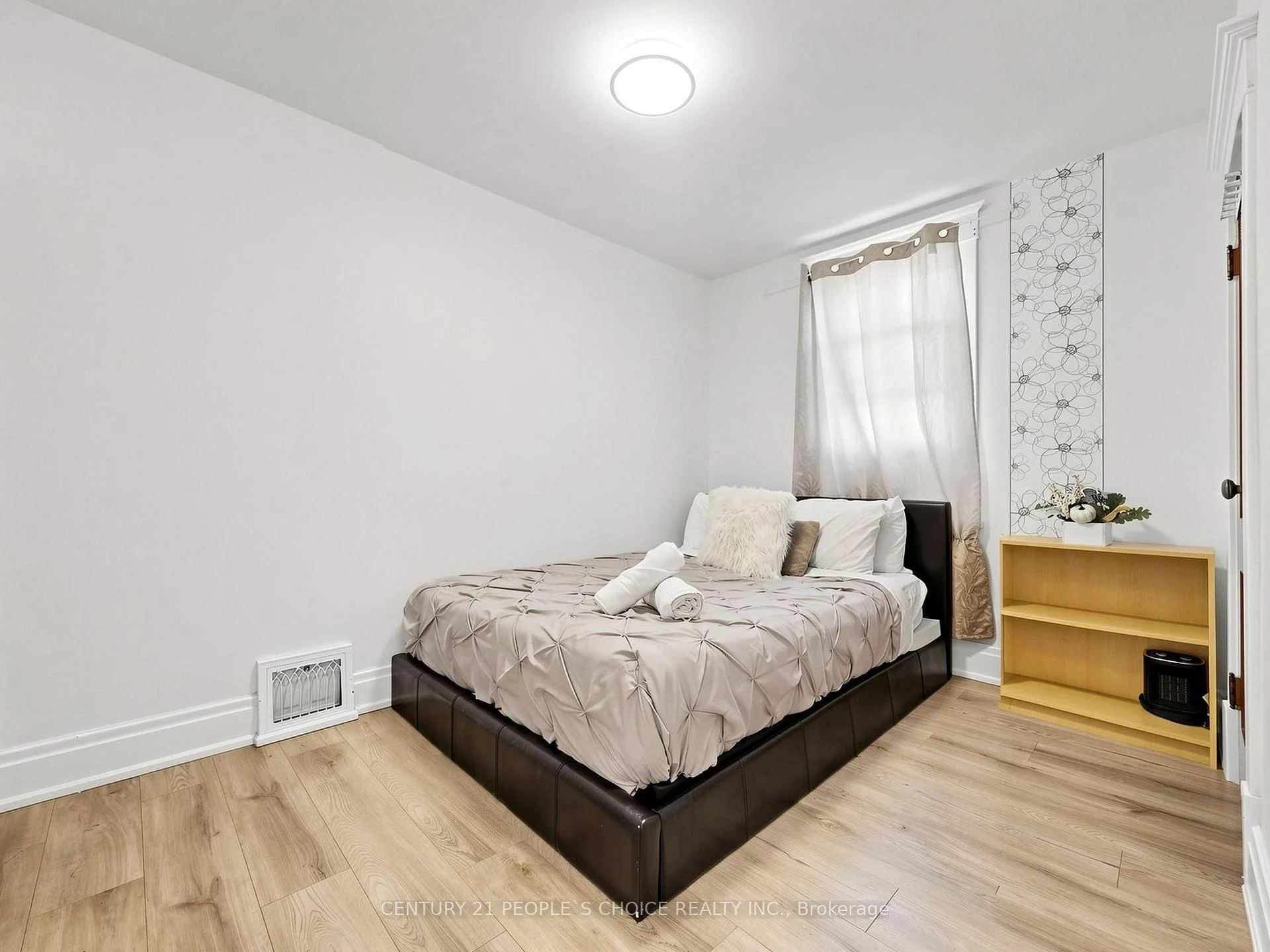 Photo 50 of 6510 Barker Street, Niagara Falls, Dorchester — HOMEH