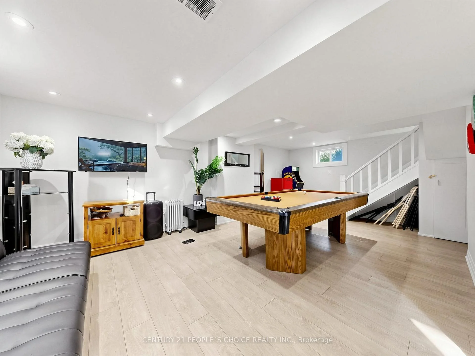 Photo 65 of 6510 Barker Street, Niagara Falls, Dorchester — HOMEH