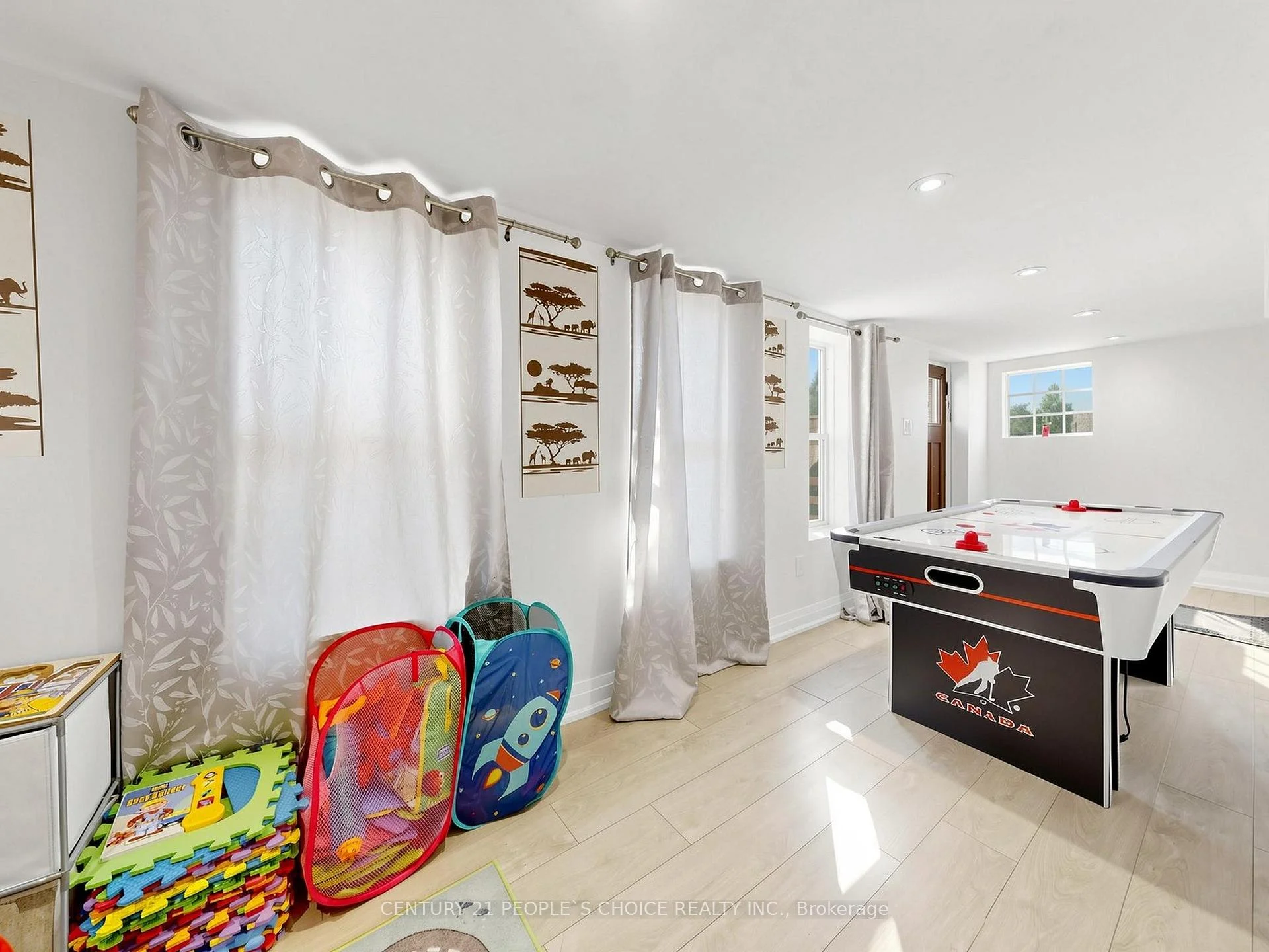 Photo 71 of 6510 Barker Street, Niagara Falls, Dorchester — HOMEH