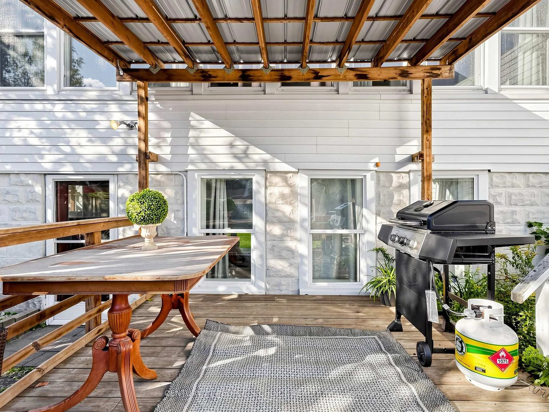 Photo 79 of 6510 Barker Street, Niagara Falls, Dorchester — HOMEH