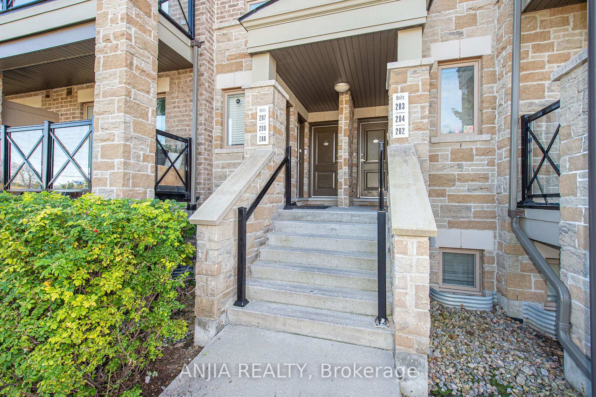 Photo 3 of Unit 207, 10 Dunsheath Way, Markham, Cornell — HOMEH