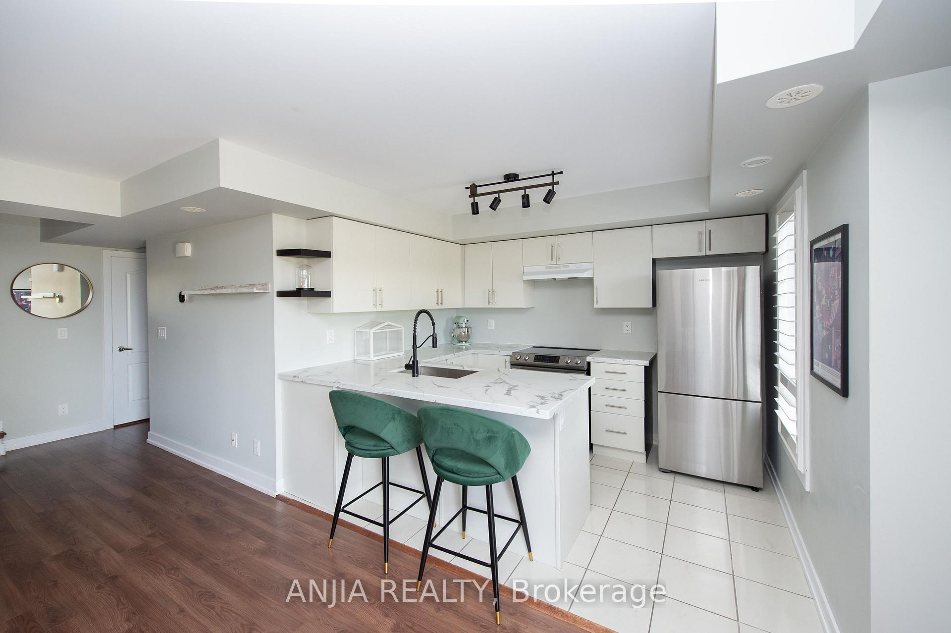 Photo 4 of Unit 207, 10 Dunsheath Way, Markham, Cornell — HOMEH