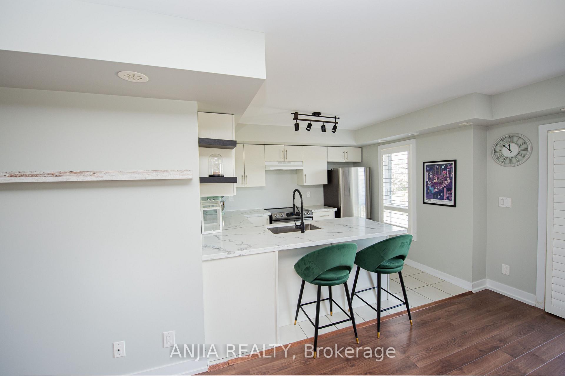 Photo 5 of Unit 207, 10 Dunsheath Way, Markham, Cornell — HOMEH