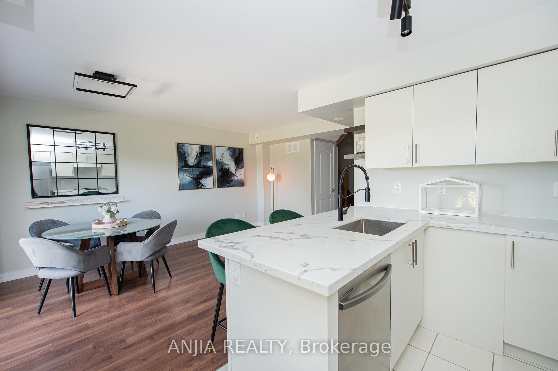 Photo 9 of Unit 207, 10 Dunsheath Way, Markham, Cornell — HOMEH