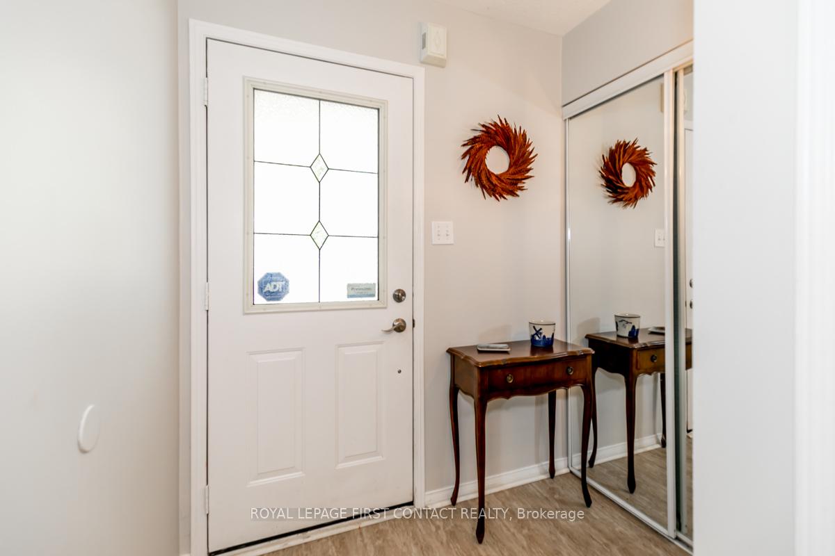 Photo 3 of 5 Kelly Place, Barrie, Allandale — HOMEH