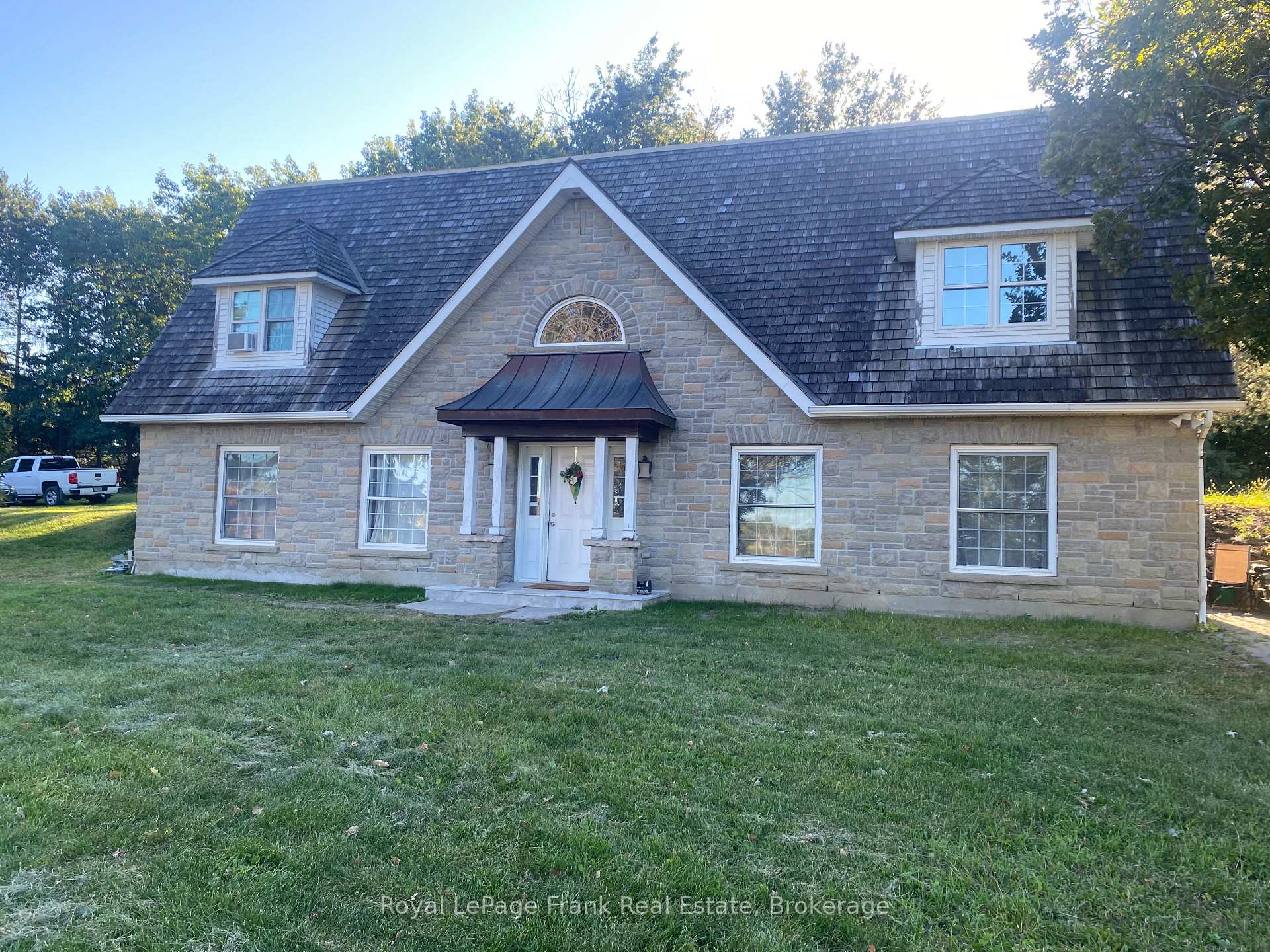 Photo 1 of 2590 Taunton Road, Clarington, Bowmanville — HOMEH