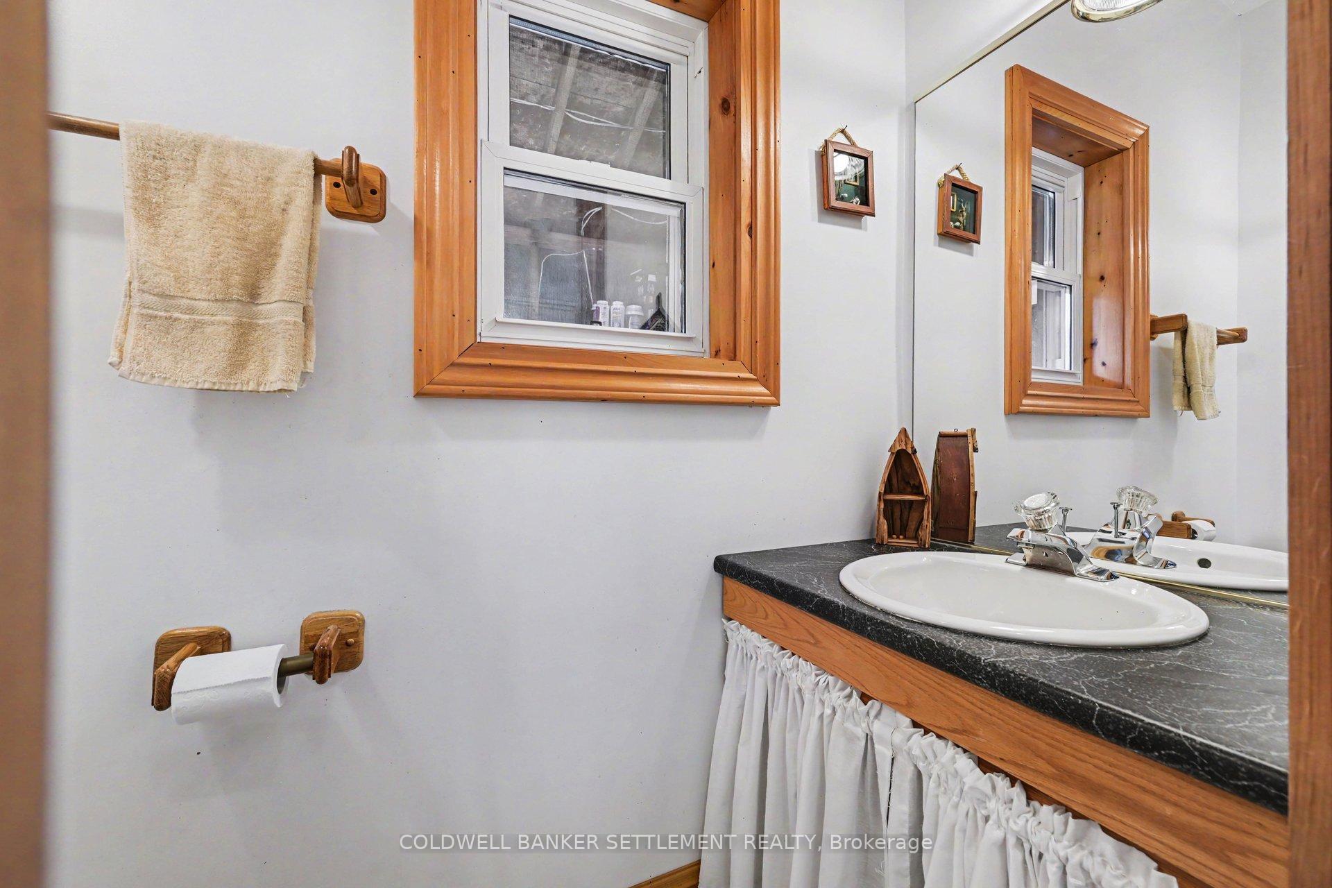 Photo 19 of 56 Drummond Street E, Perth, Perth — HOMEH