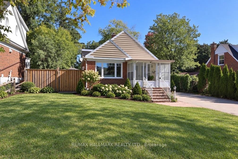 Photo 15 of 11 Brookside Drive, Mississauga, Streetsville — HOMEH