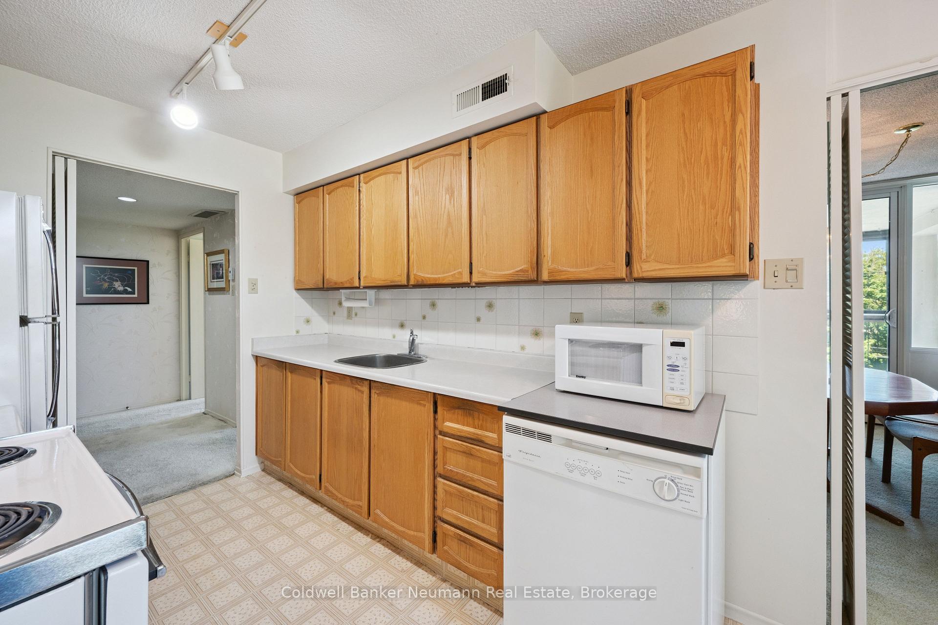Photo 16 of Unit 305, 23 Woodlawn Road E, Guelph, Riverside Park — HOMEH