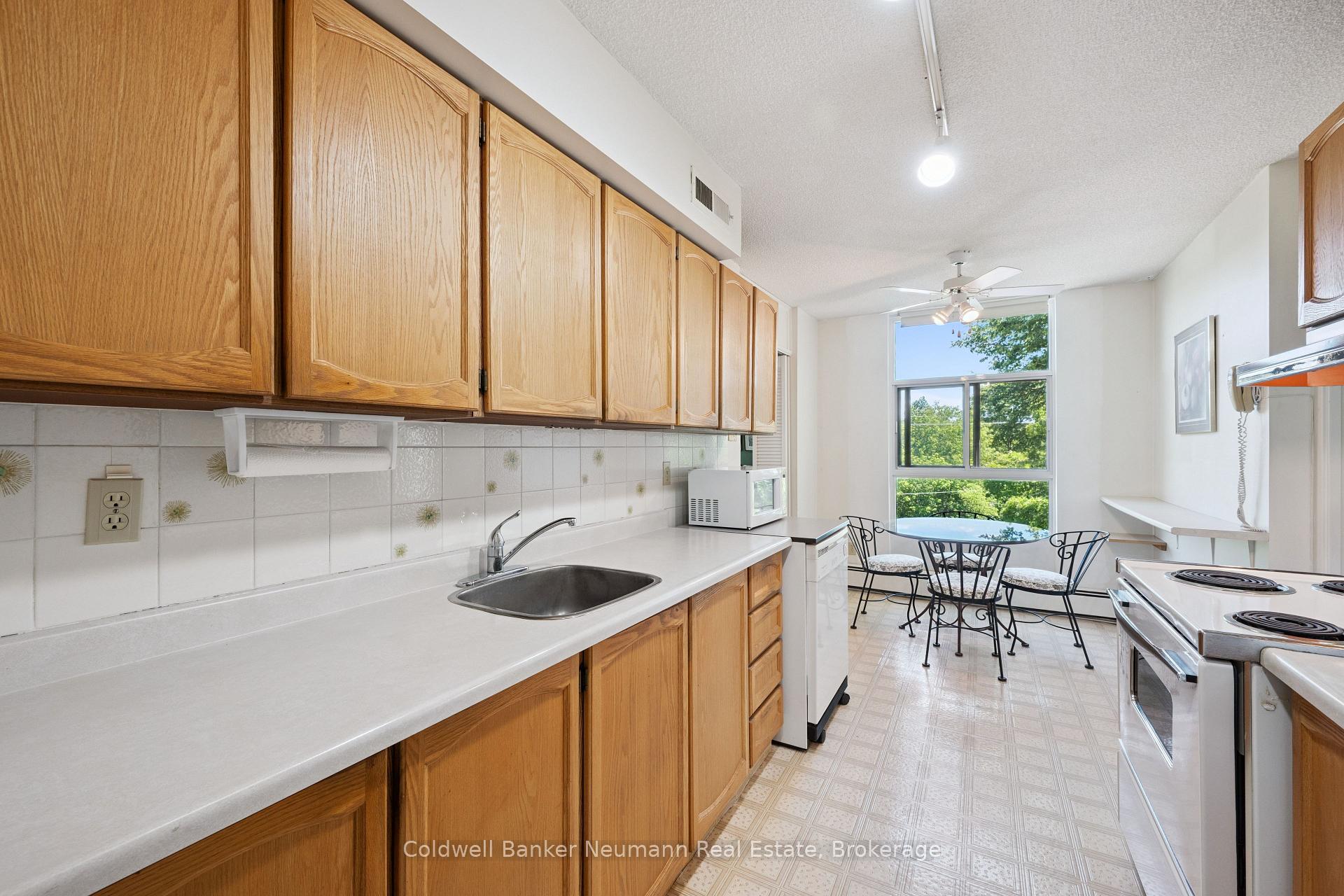 Photo 17 of Unit 305, 23 Woodlawn Road E, Guelph, Riverside Park — HOMEH