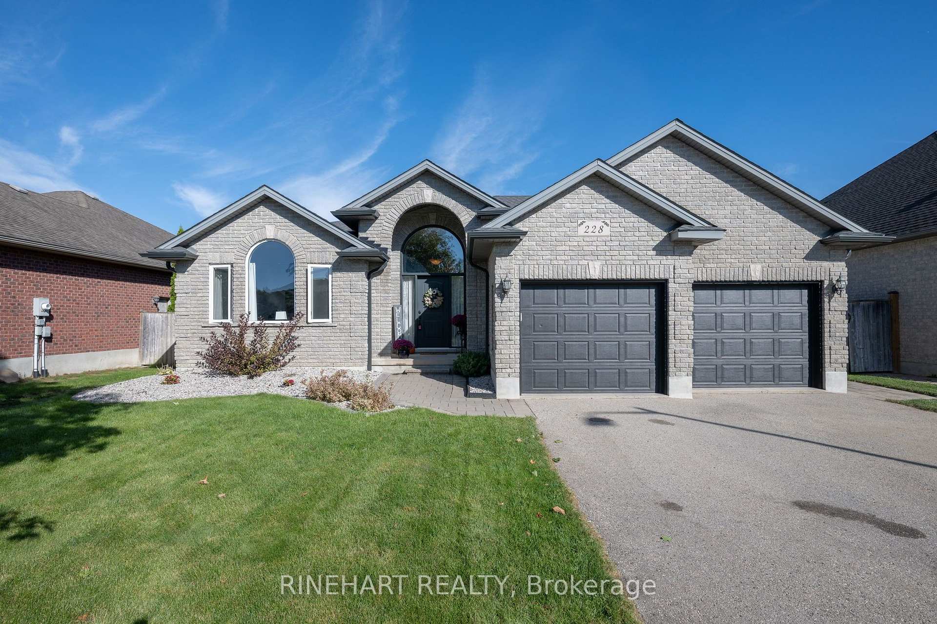 Photo of 228 Boyd Boulevard