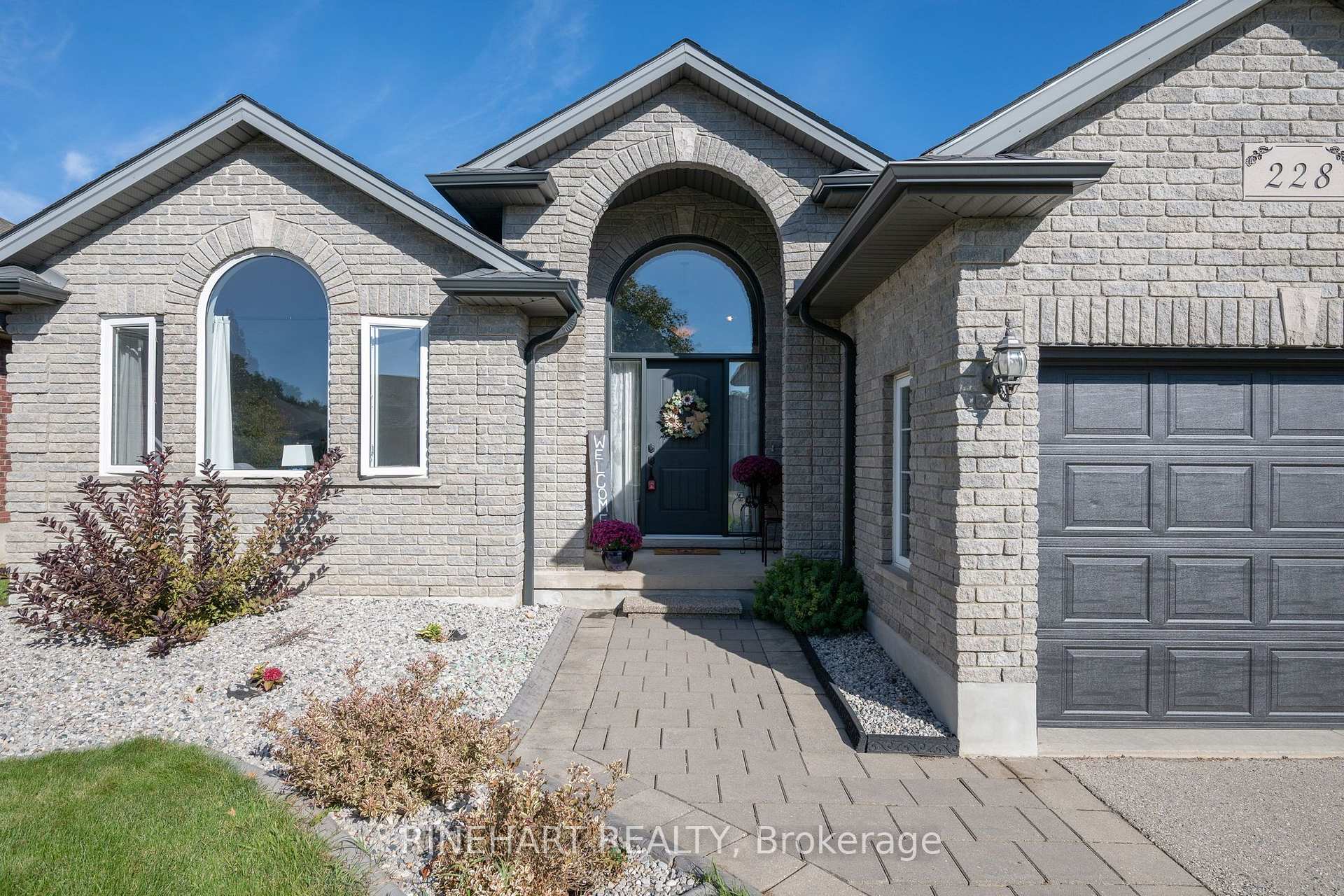 Photo 3 of 228 Boyd Boulevard, Zorra, Thamesford — HOMEH