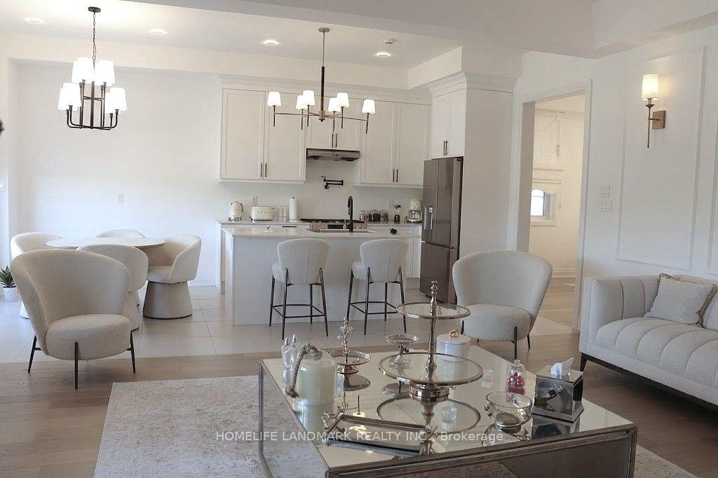 Photo 4 of 30 Mapleton Street, Richmond Hill, Oak Ridges — HOMEH