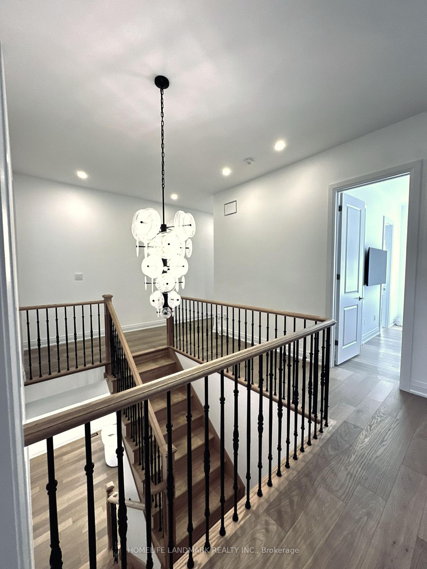 Photo 7 of 30 Mapleton Street, Richmond Hill, Oak Ridges — HOMEH