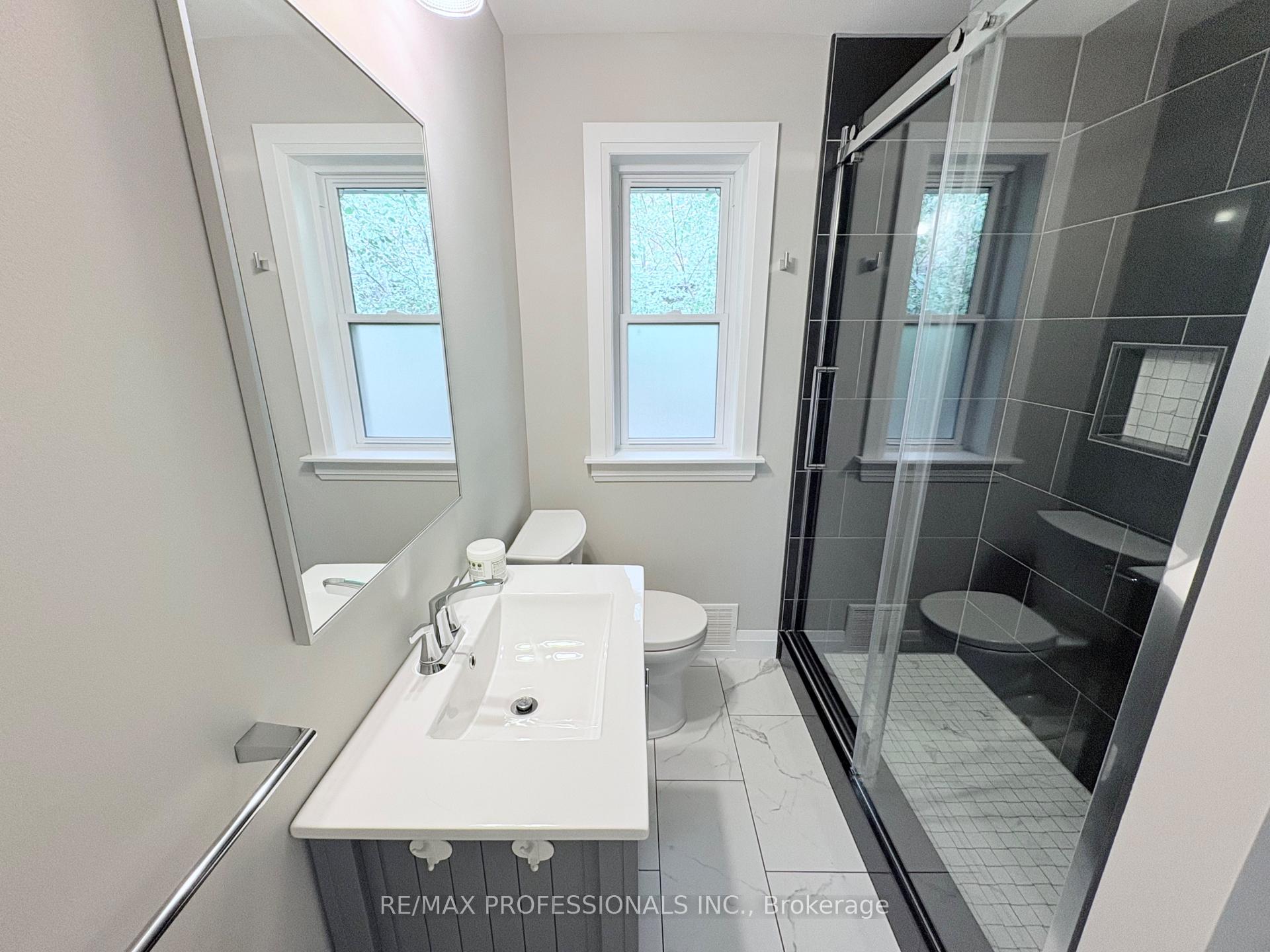 Photo 10 of 300 Burton Road, Oakville, West — HOMEH