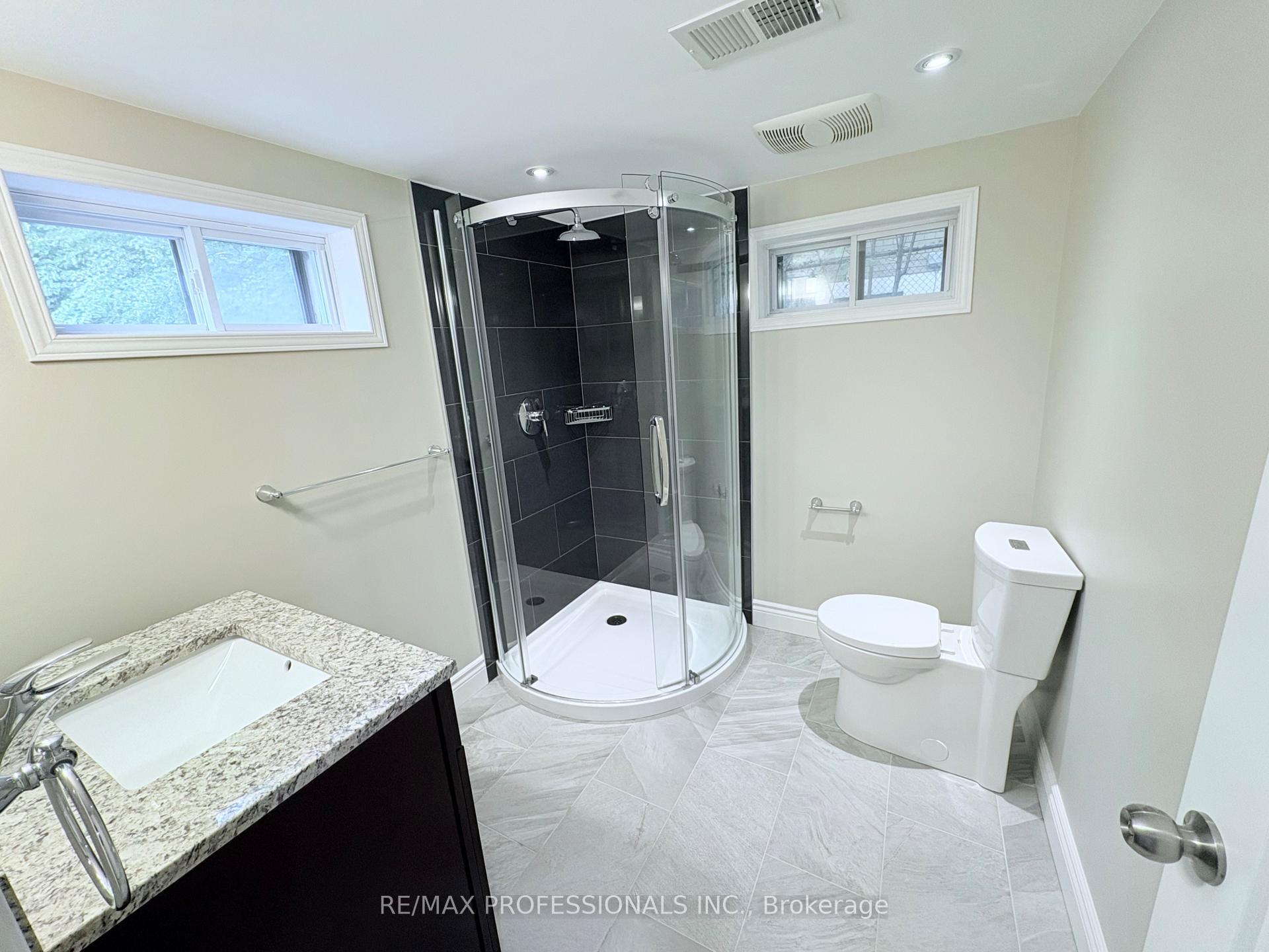 Photo 16 of 300 Burton Road, Oakville, West — HOMEH
