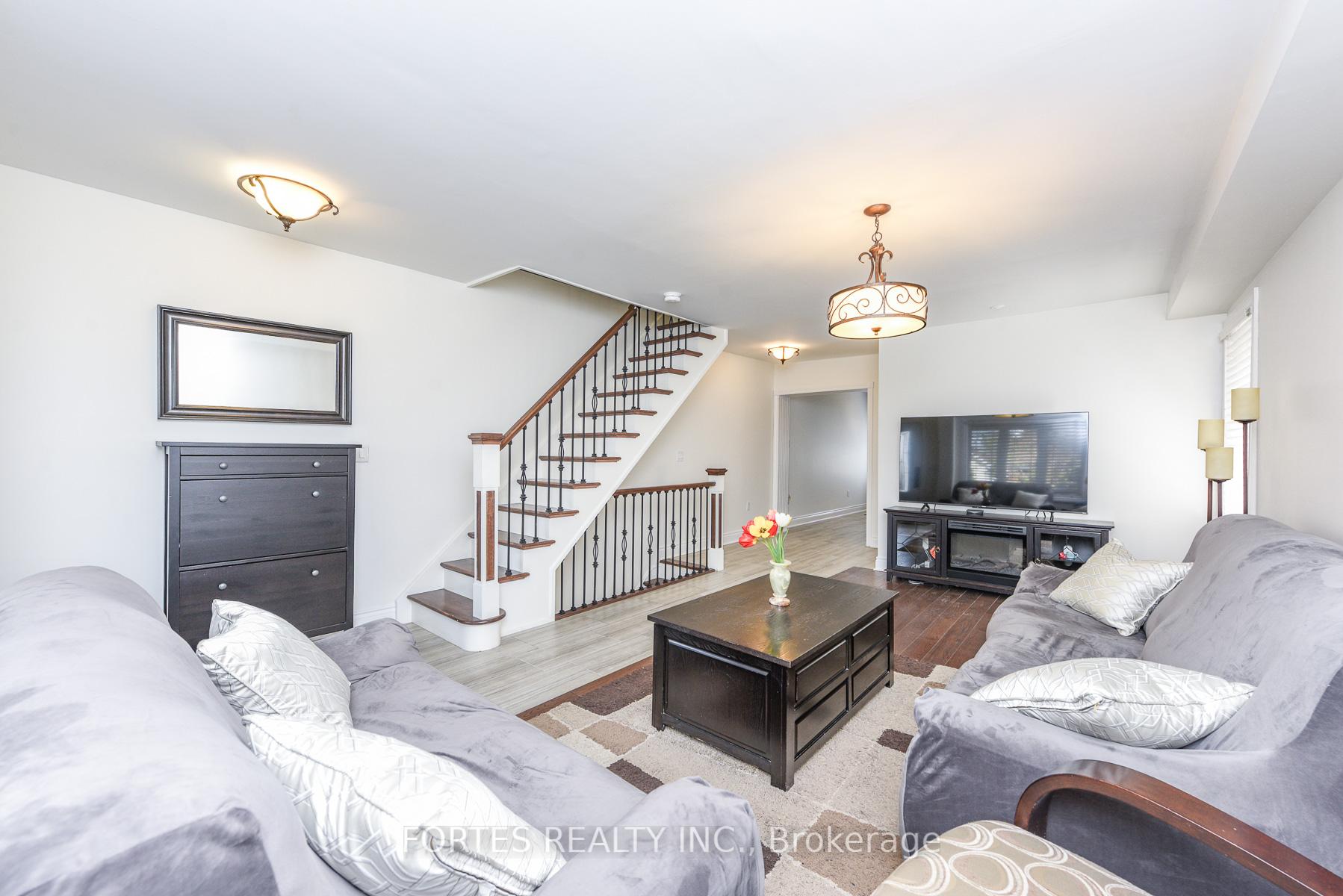 Photo 9 of 285 Gilbert Avenue, Toronto, Caledonia-Fairbank — HOMEH