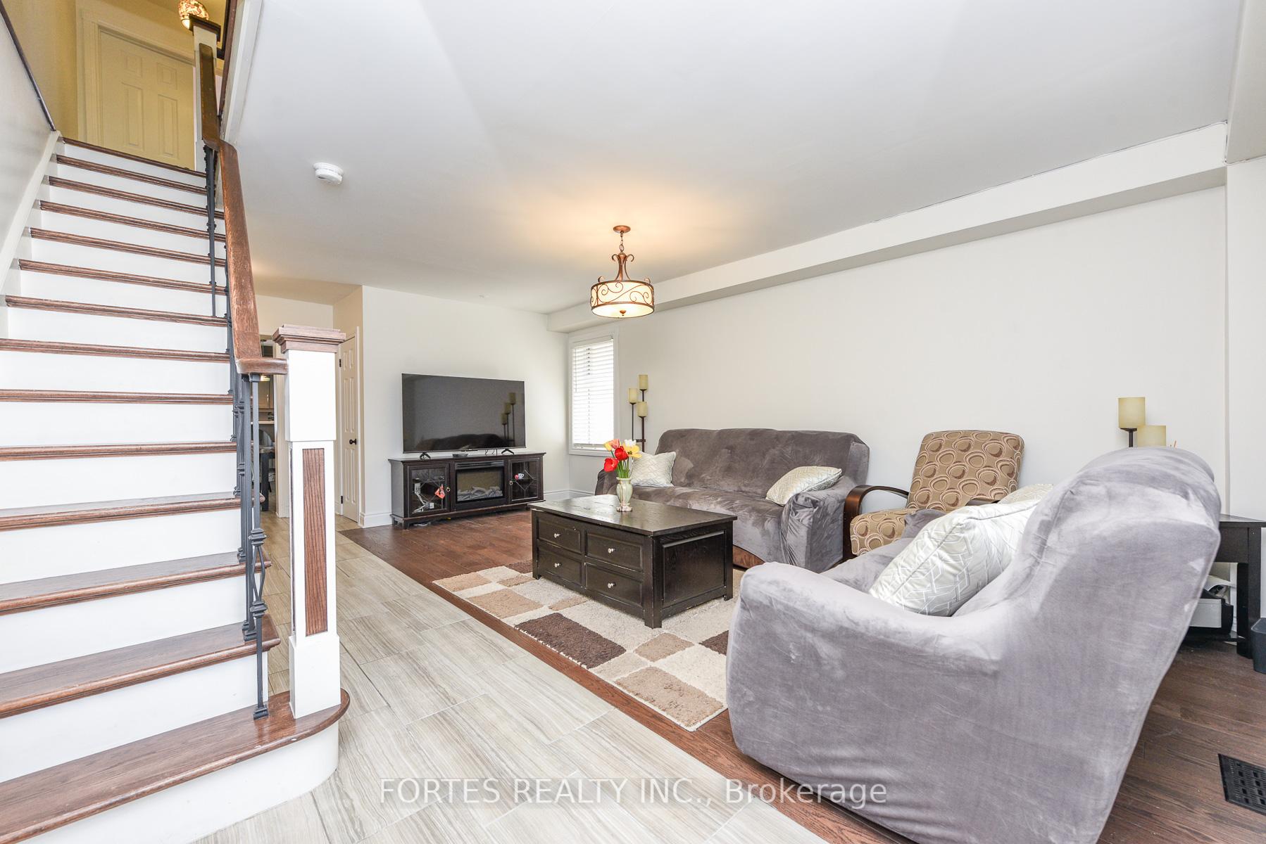Photo 10 of 285 Gilbert Avenue, Toronto, Caledonia-Fairbank — HOMEH