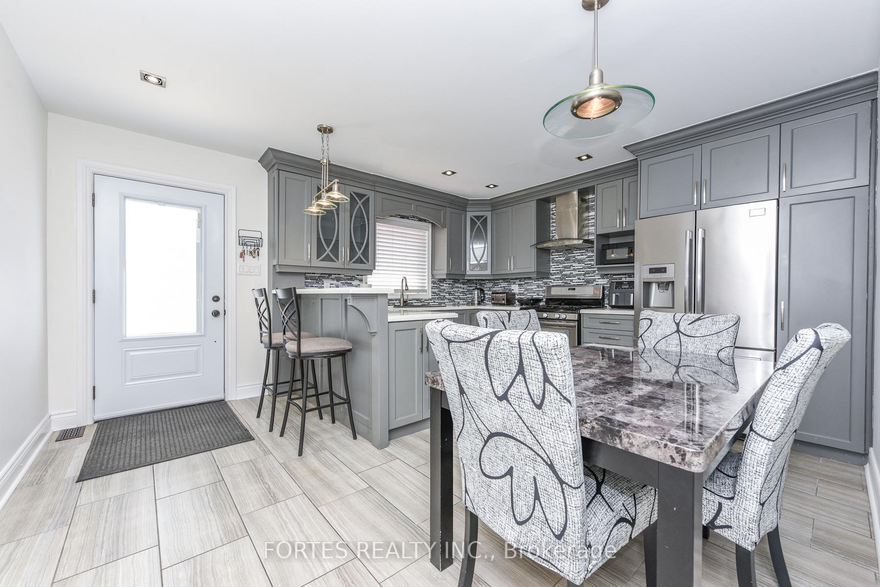 Photo 14 of 285 Gilbert Avenue, Toronto, Caledonia-Fairbank — HOMEH