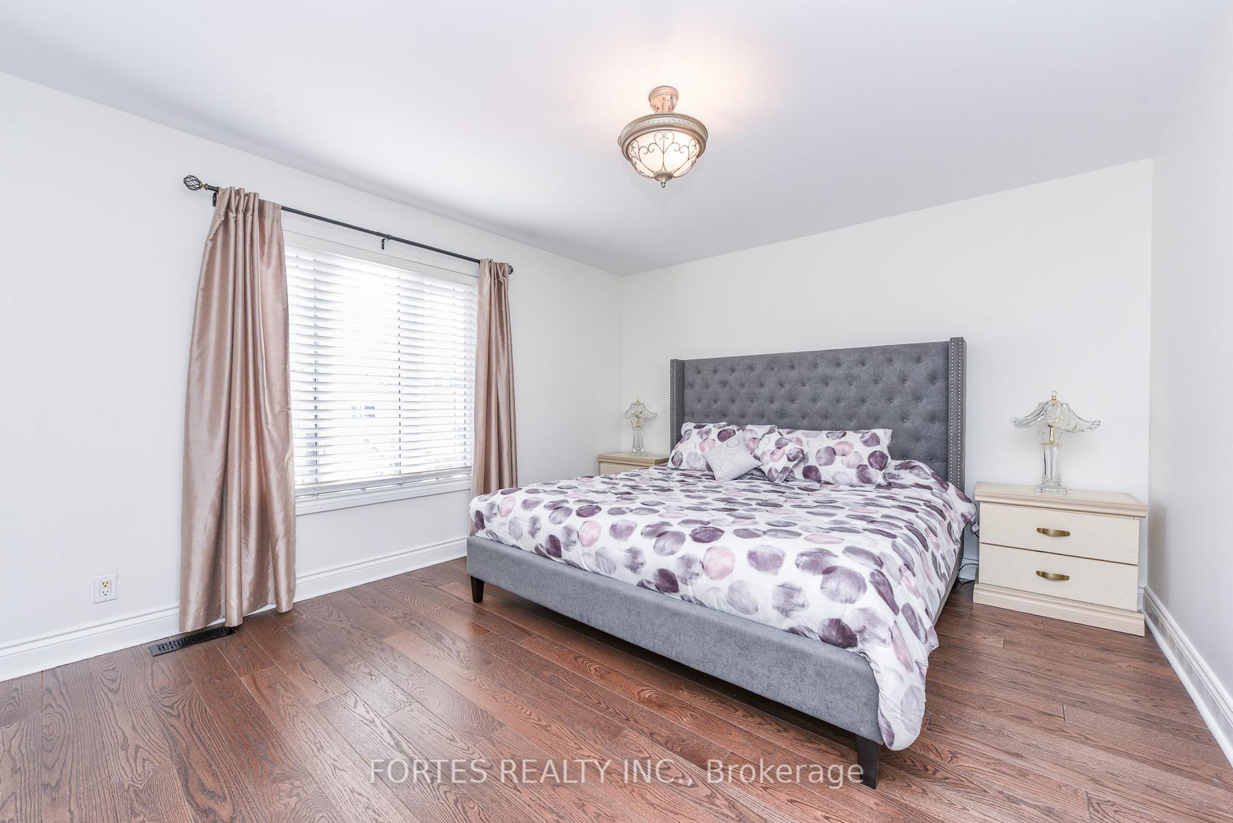 Photo 21 of 285 Gilbert Avenue, Toronto, Caledonia-Fairbank — HOMEH