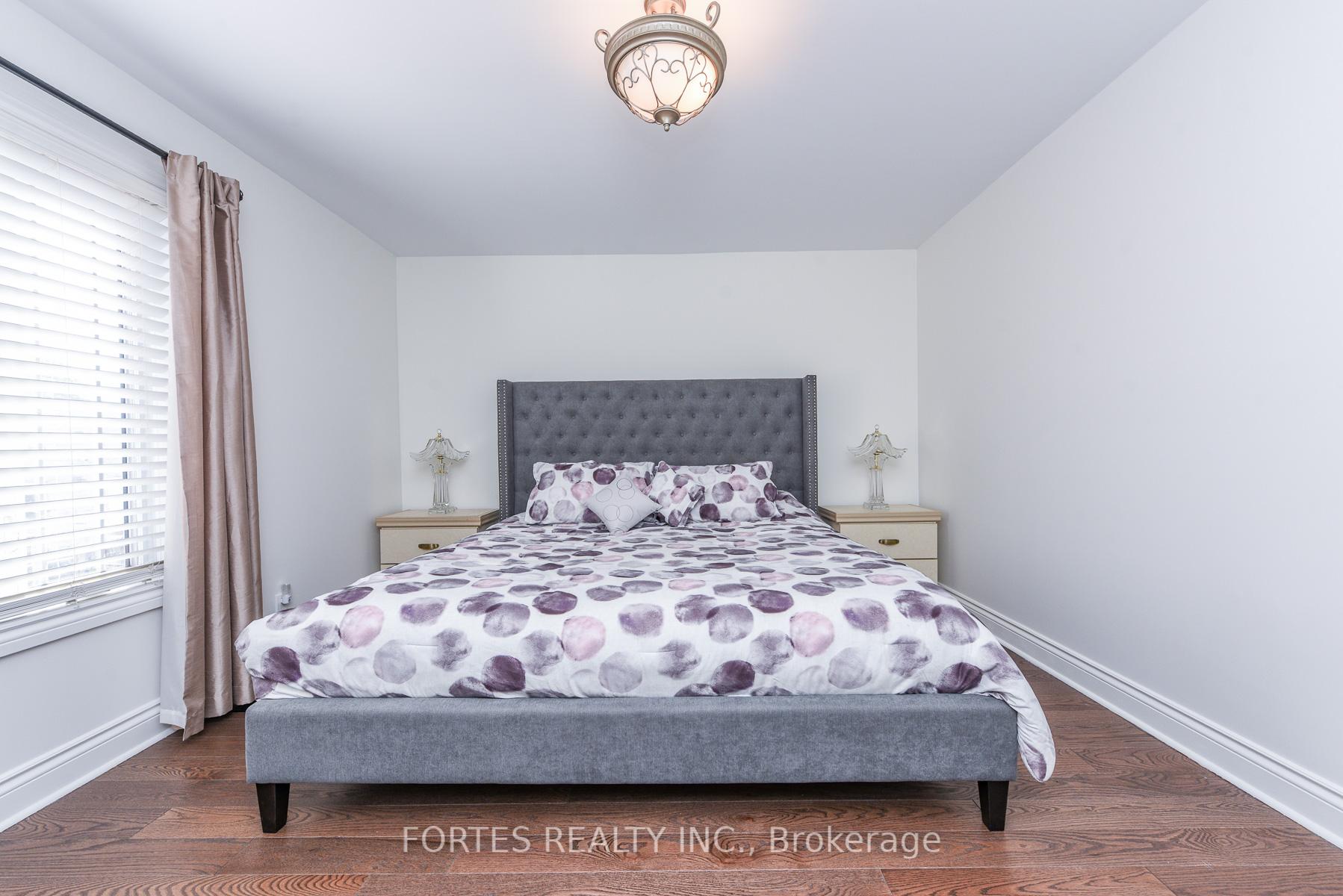 Photo 24 of 285 Gilbert Avenue, Toronto, Caledonia-Fairbank — HOMEH