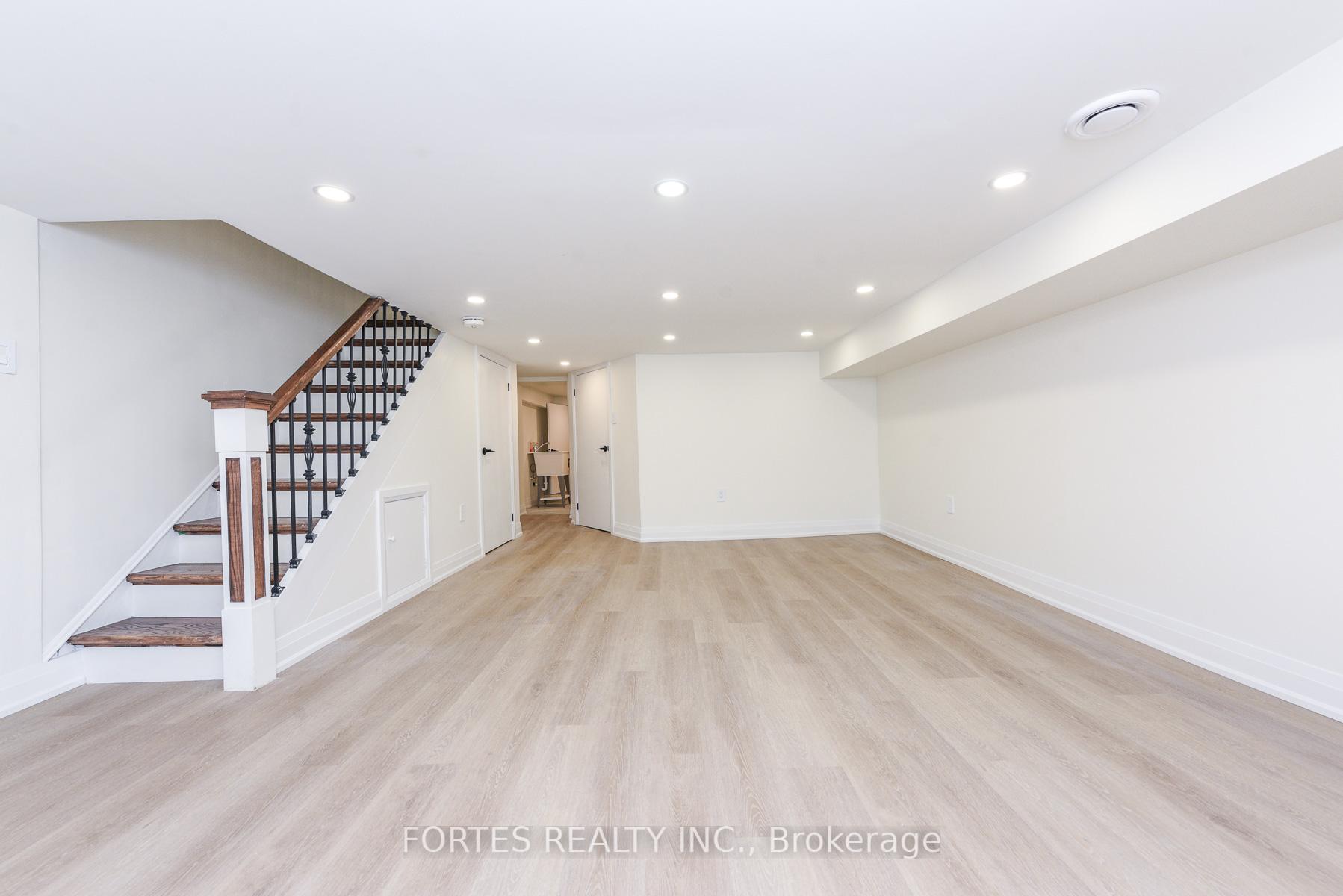 Photo 27 of 285 Gilbert Avenue, Toronto, Caledonia-Fairbank — HOMEH