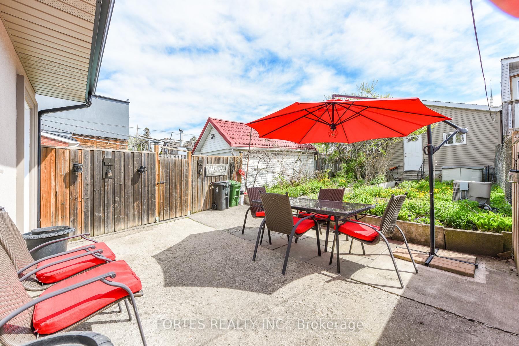Photo 40 of 285 Gilbert Avenue, Toronto, Caledonia-Fairbank — HOMEH