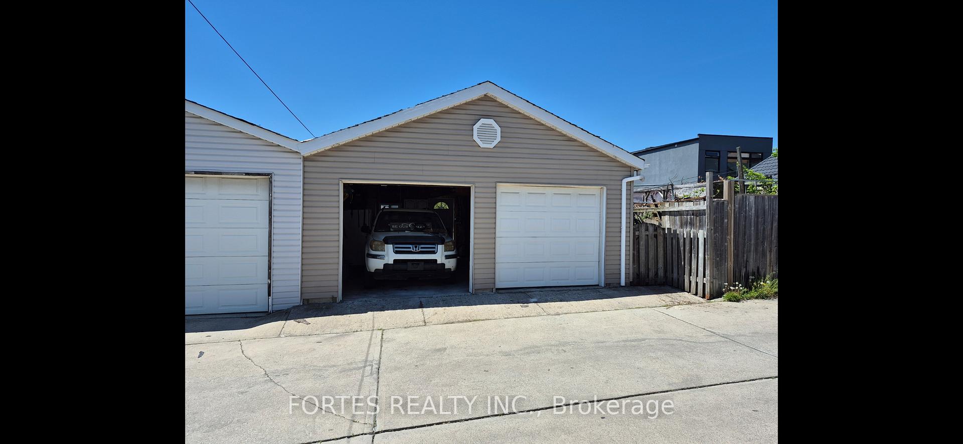 Photo 41 of 285 Gilbert Avenue, Toronto, Caledonia-Fairbank — HOMEH