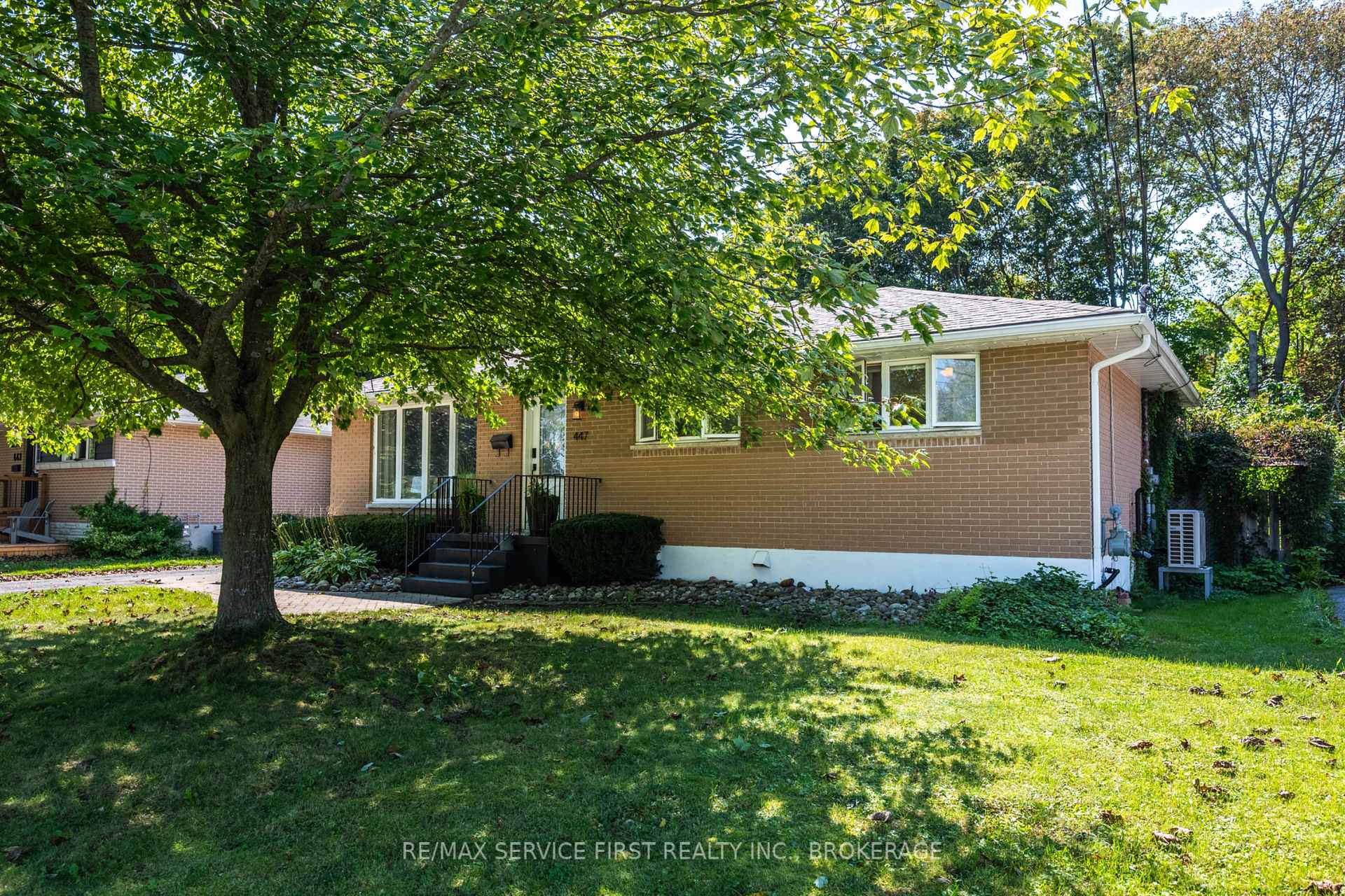 Photo 2 of 447 McEwen Drive, Kingston, City SouthWest — HOMEH