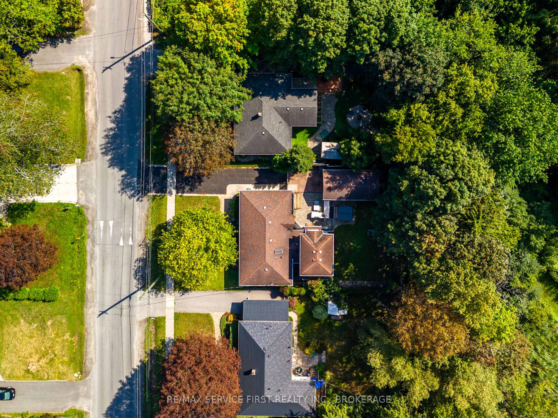 Photo 8 of 447 McEwen Drive, Kingston, City SouthWest — HOMEH