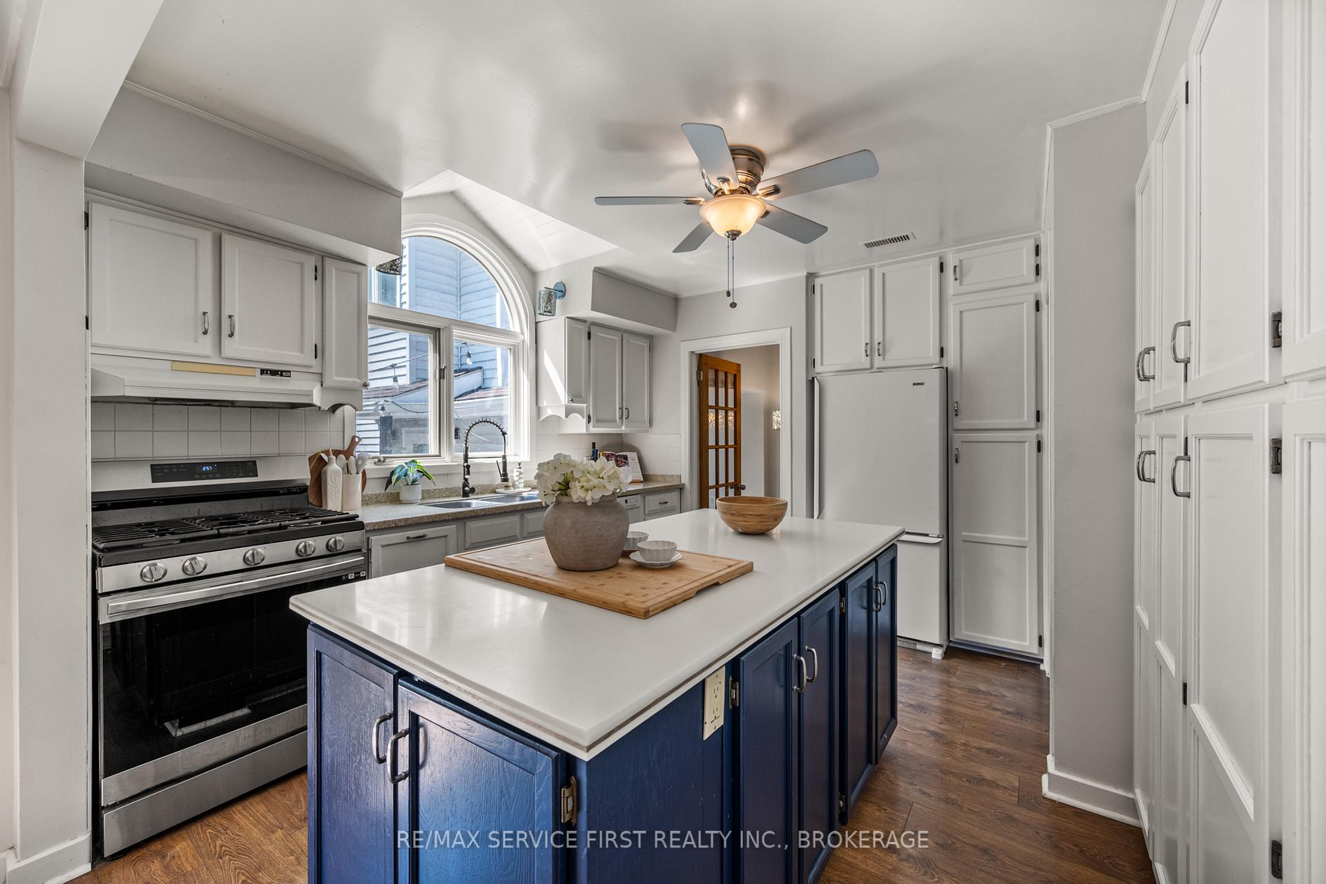 Photo 18 of 447 McEwen Drive, Kingston, City SouthWest — HOMEH