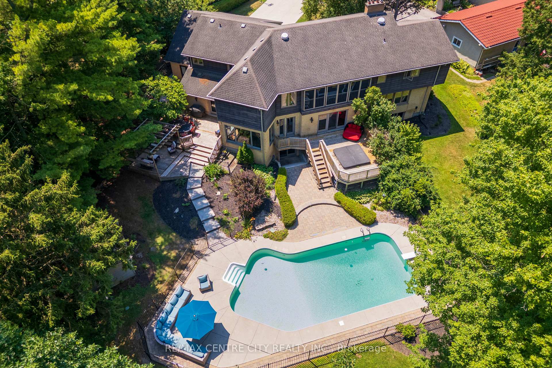 Photo 5 of 255 Mill Pond Crescent, Strathroy-Caradoc, NE — HOMEH