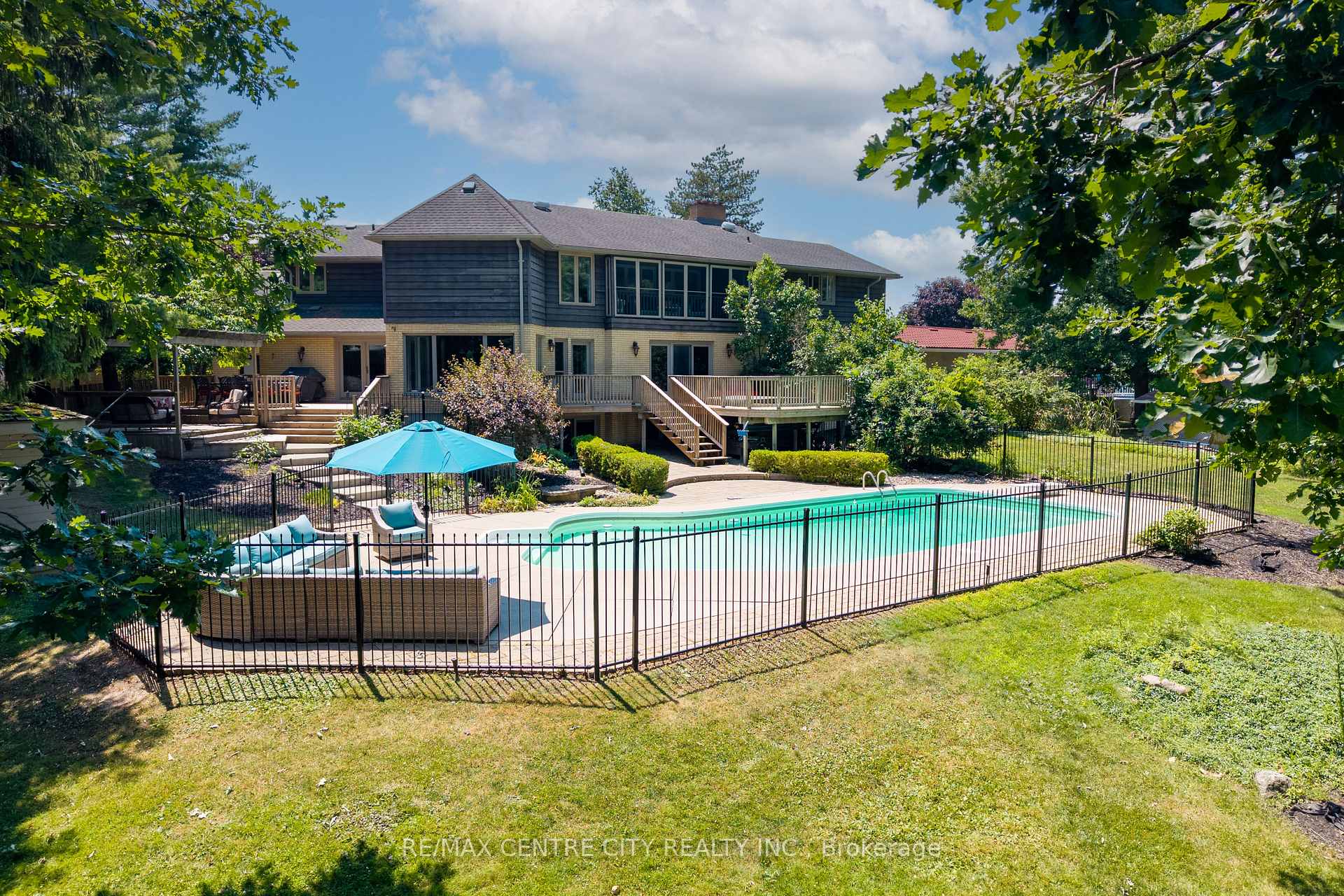 Photo 6 of 255 Mill Pond Crescent, Strathroy-Caradoc, NE — HOMEH