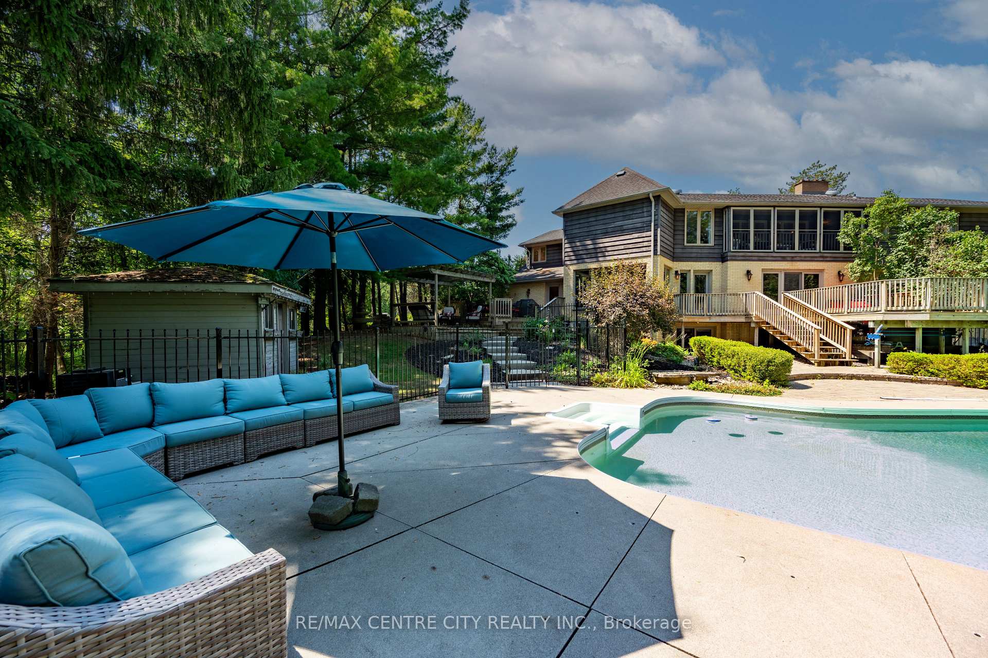 Photo 7 of 255 Mill Pond Crescent, Strathroy-Caradoc, NE — HOMEH