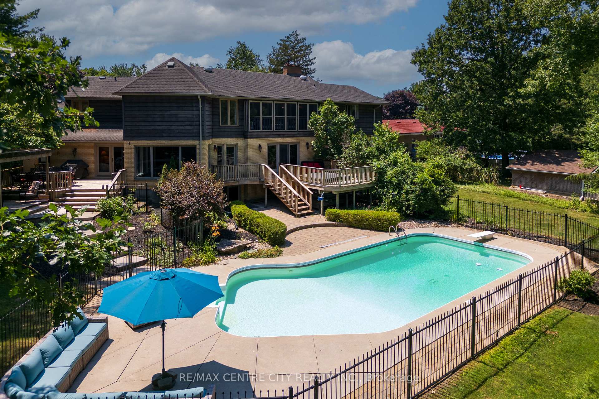 Photo 8 of 255 Mill Pond Crescent, Strathroy-Caradoc, NE — HOMEH