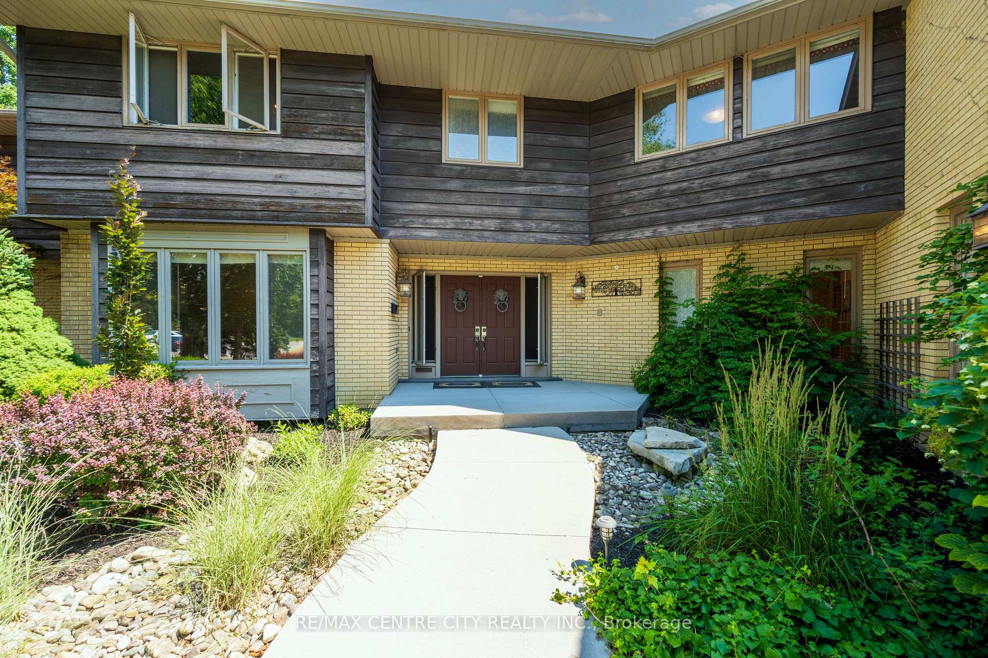 Photo 11 of 255 Mill Pond Crescent, Strathroy-Caradoc, NE — HOMEH