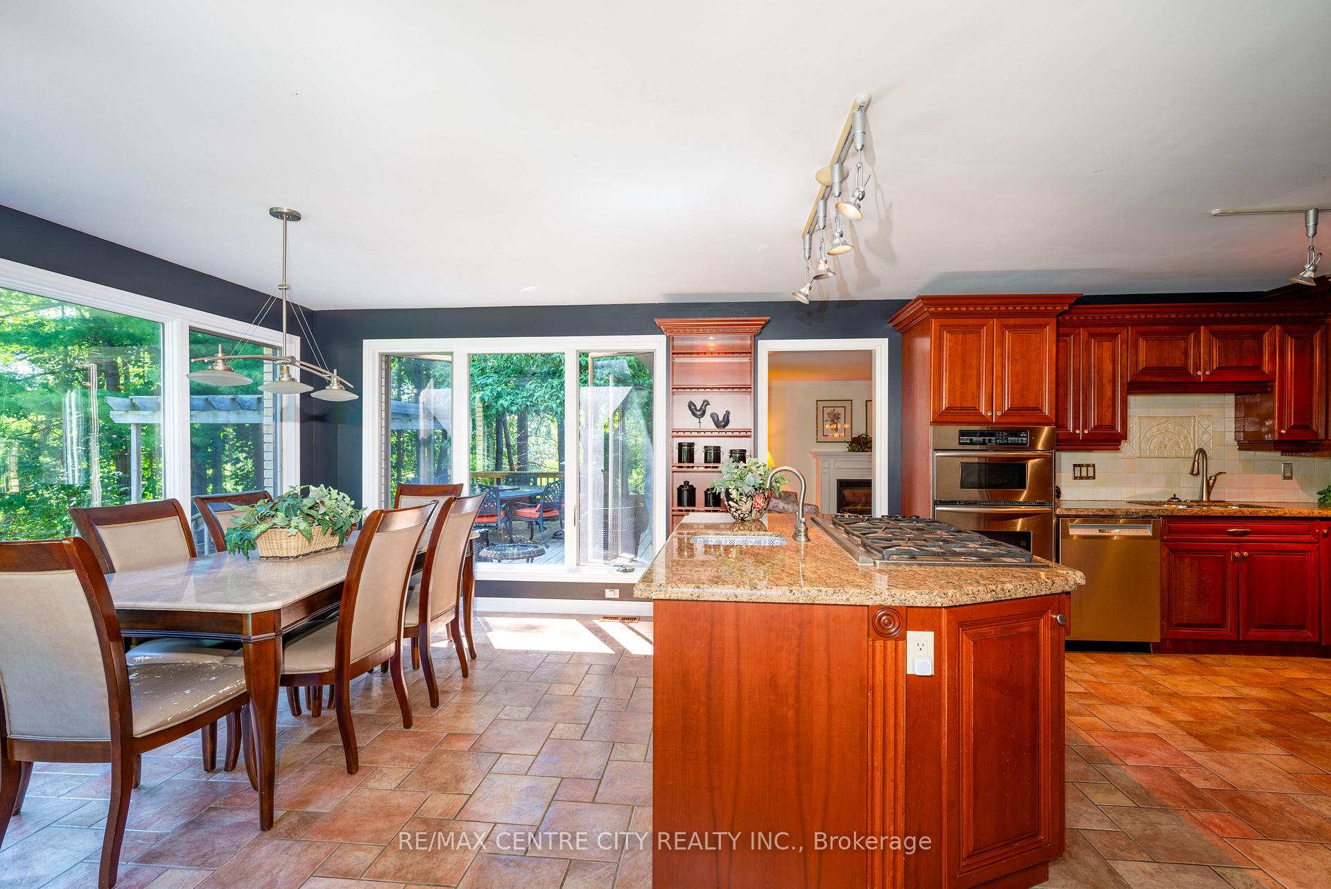 Photo 15 of 255 Mill Pond Crescent, Strathroy-Caradoc, NE — HOMEH