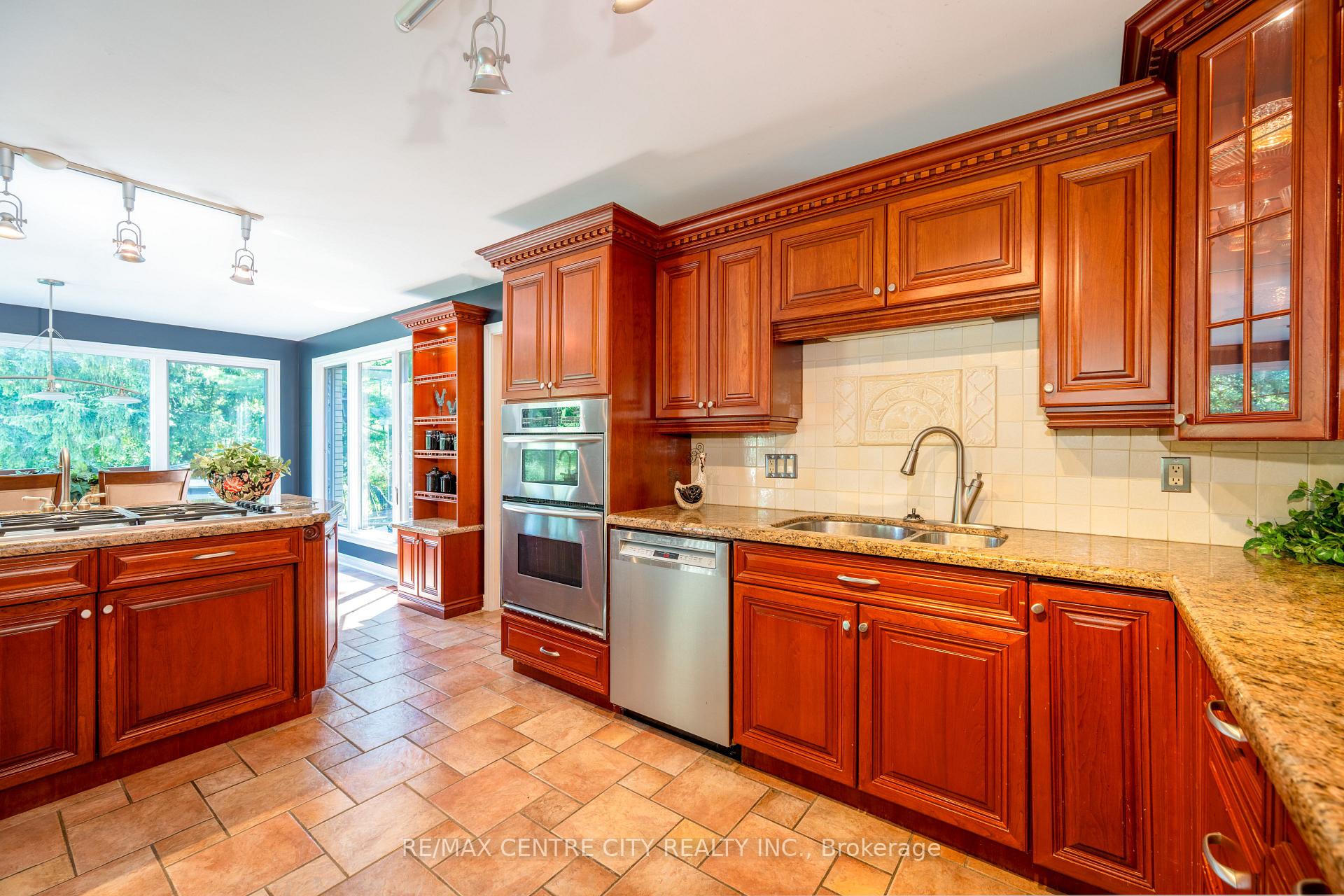 Photo 17 of 255 Mill Pond Crescent, Strathroy-Caradoc, NE — HOMEH