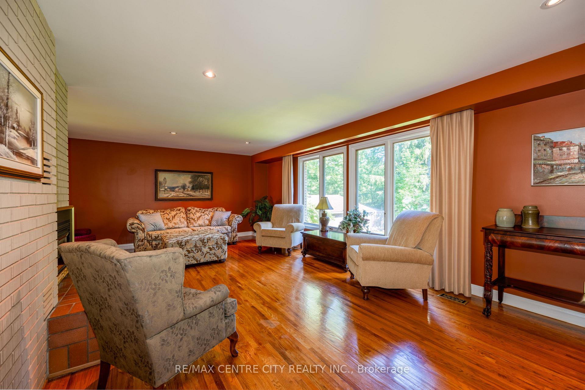 Photo 25 of 255 Mill Pond Crescent, Strathroy-Caradoc, NE — HOMEH