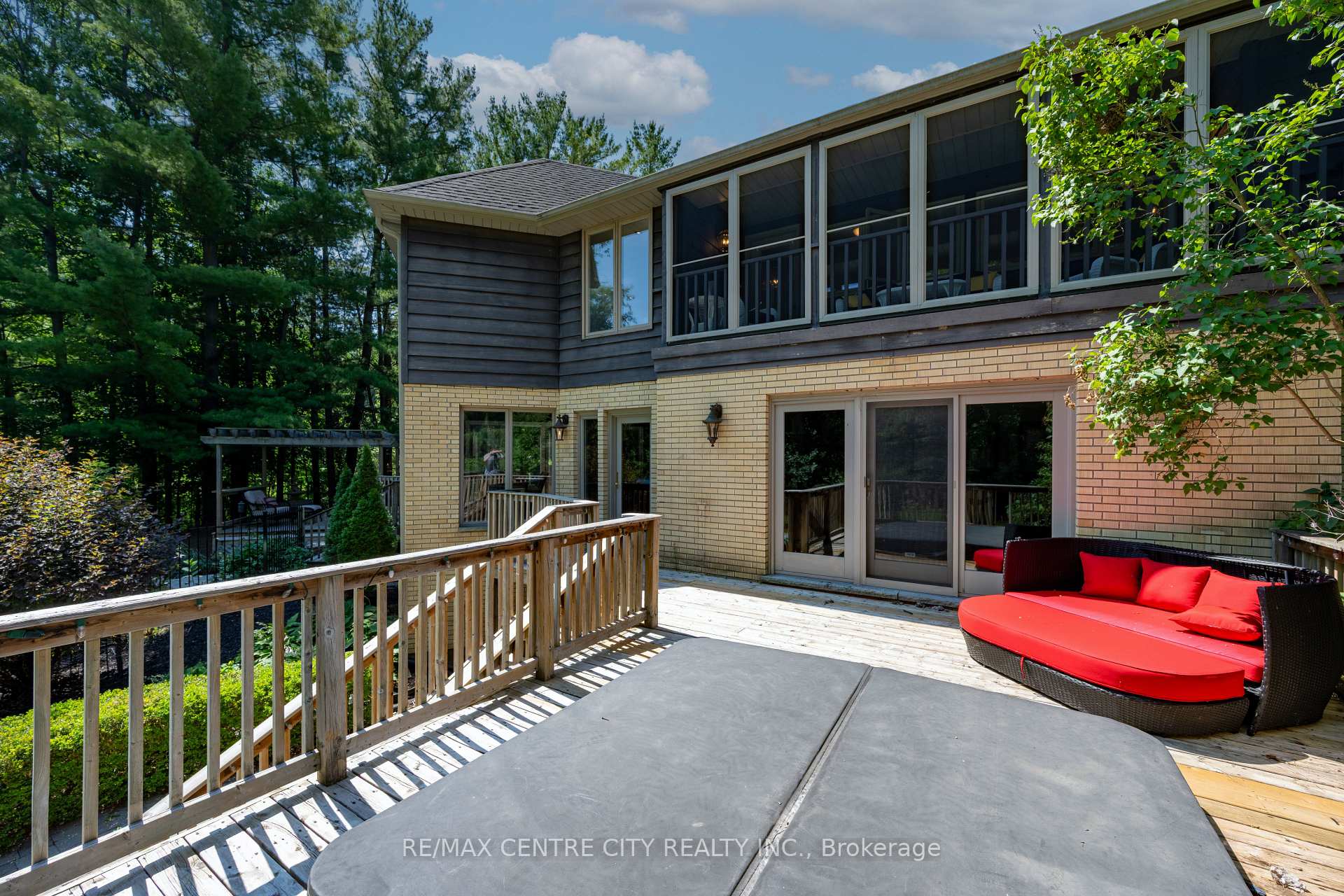 Photo 42 of 255 Mill Pond Crescent, Strathroy-Caradoc, NE — HOMEH